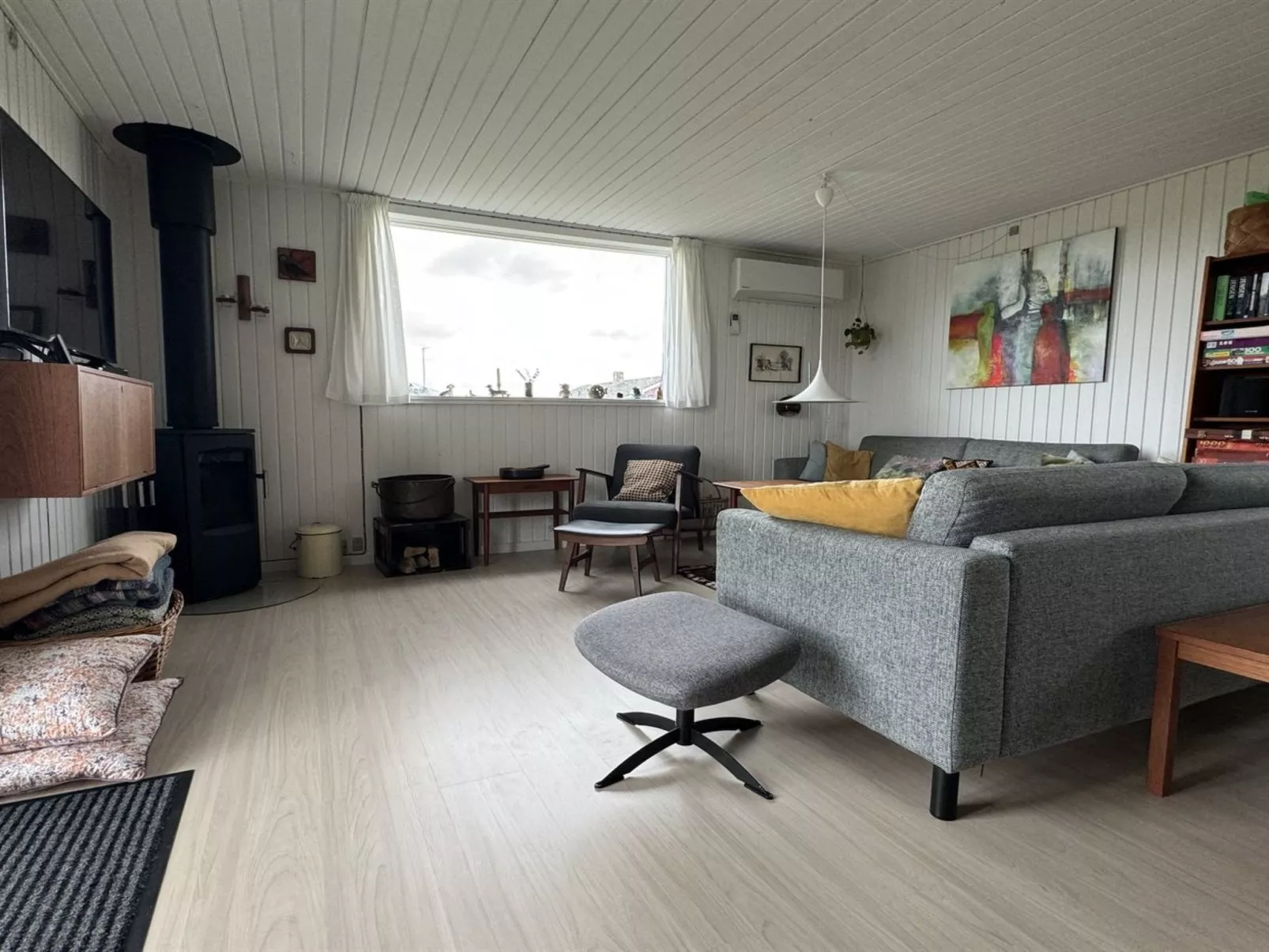 "Fannie" - 200m from the sea-Inside