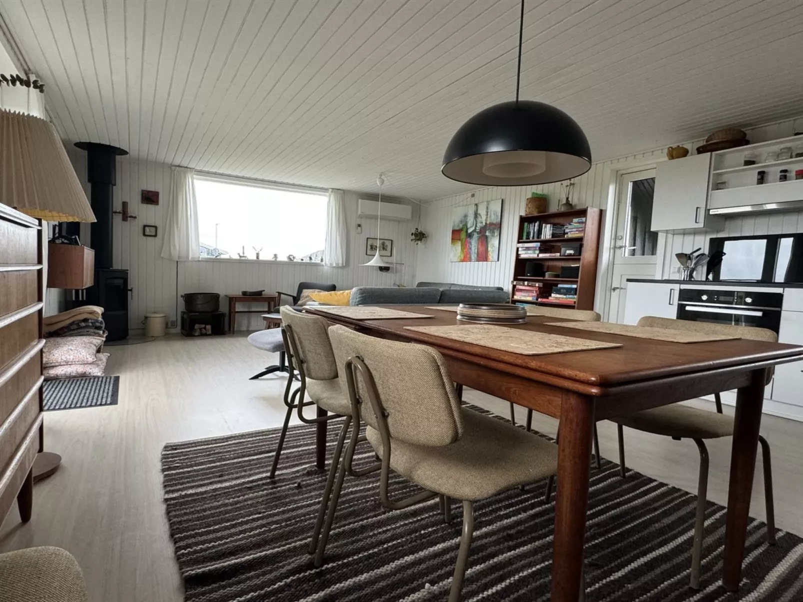 "Fannie" - 200m from the sea-Inside