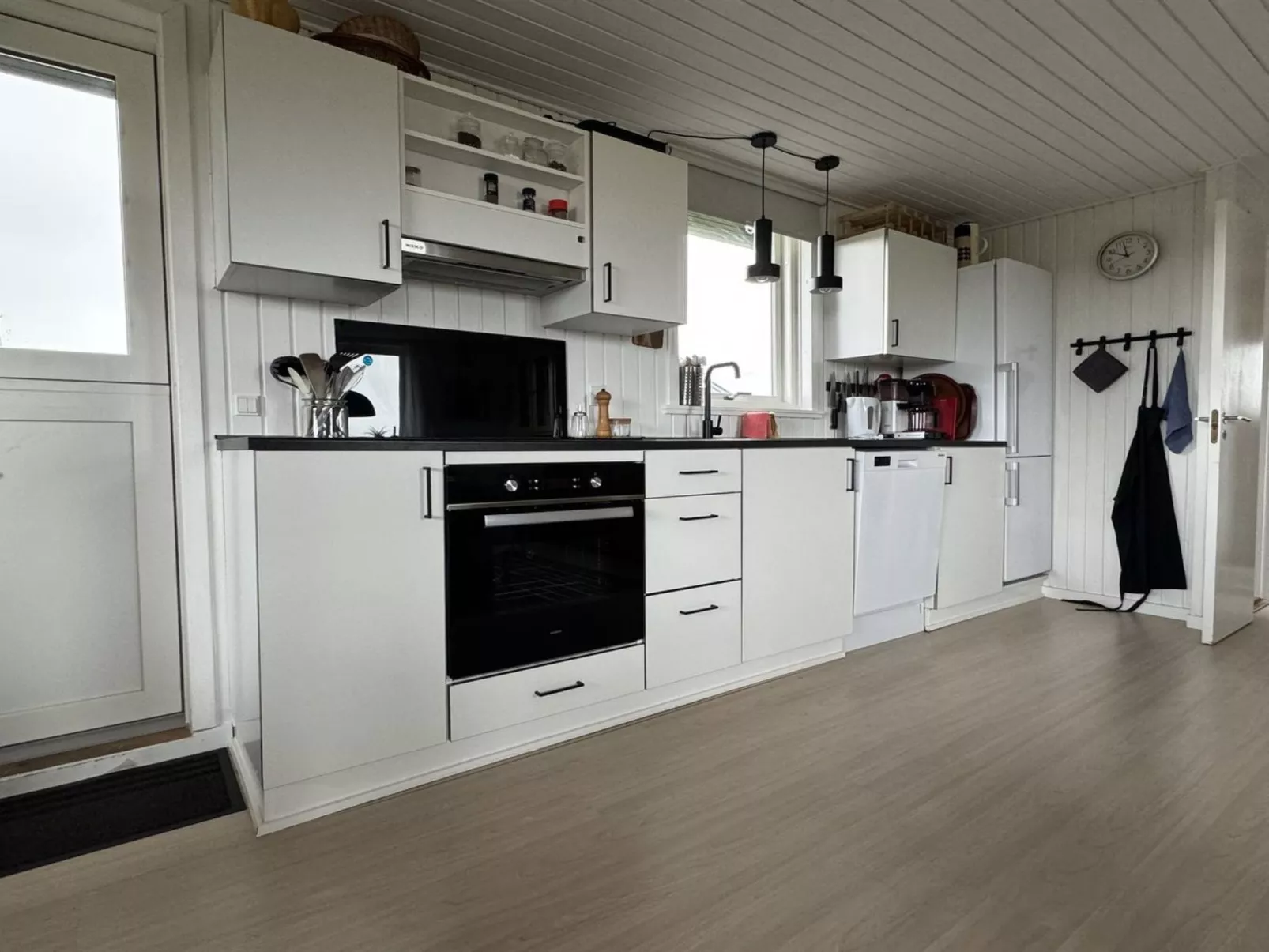 "Fannie" - 200m from the sea-Inside