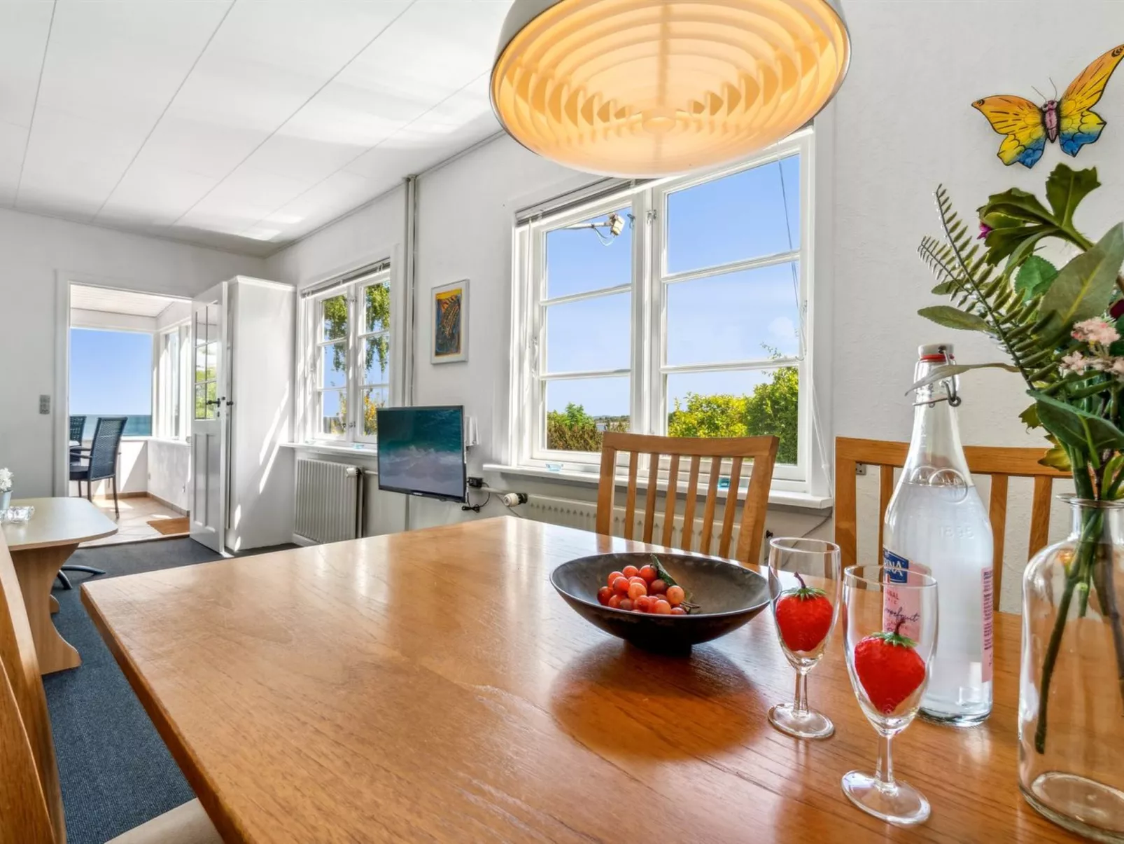 "Throtti" - 50m from the sea-Drinnen