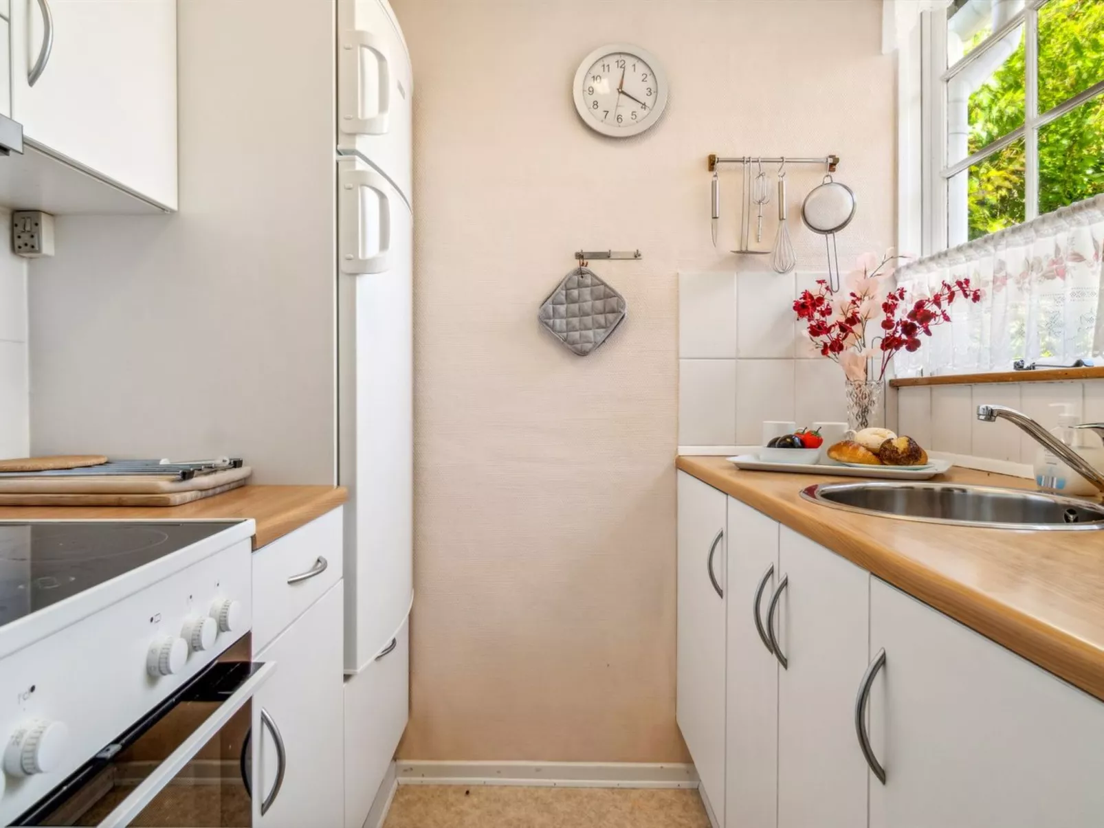 "Throtti" - 50m from the sea-Drinnen