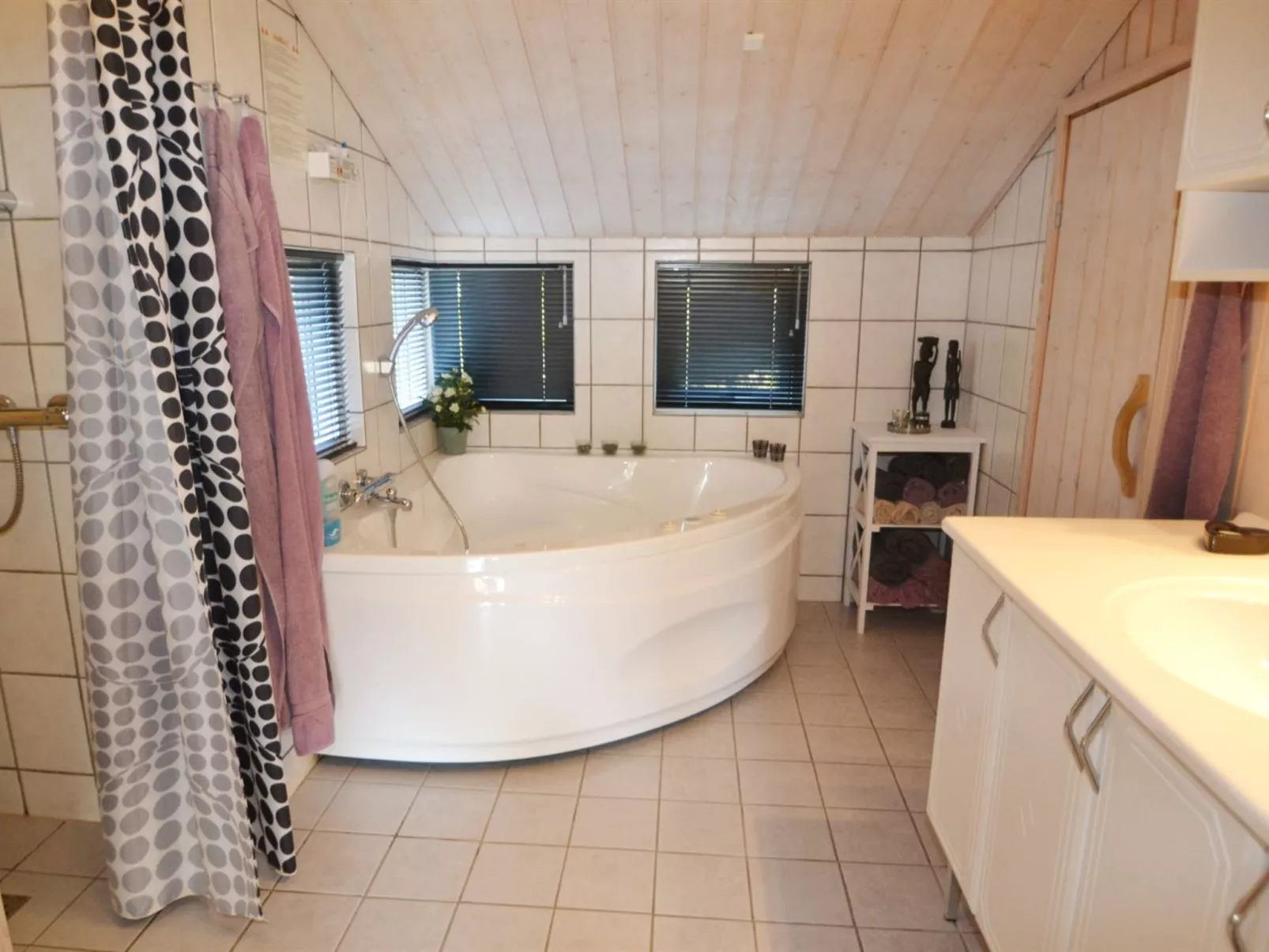 "Ane" - 800m from the sea-Inside