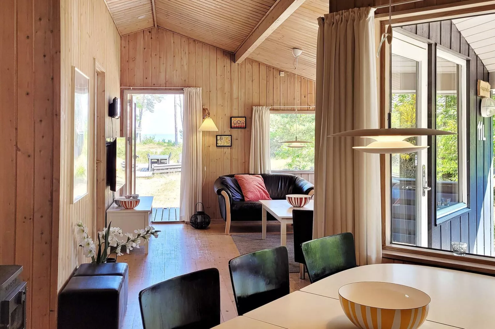 FUGLEKONGEN-Indoor