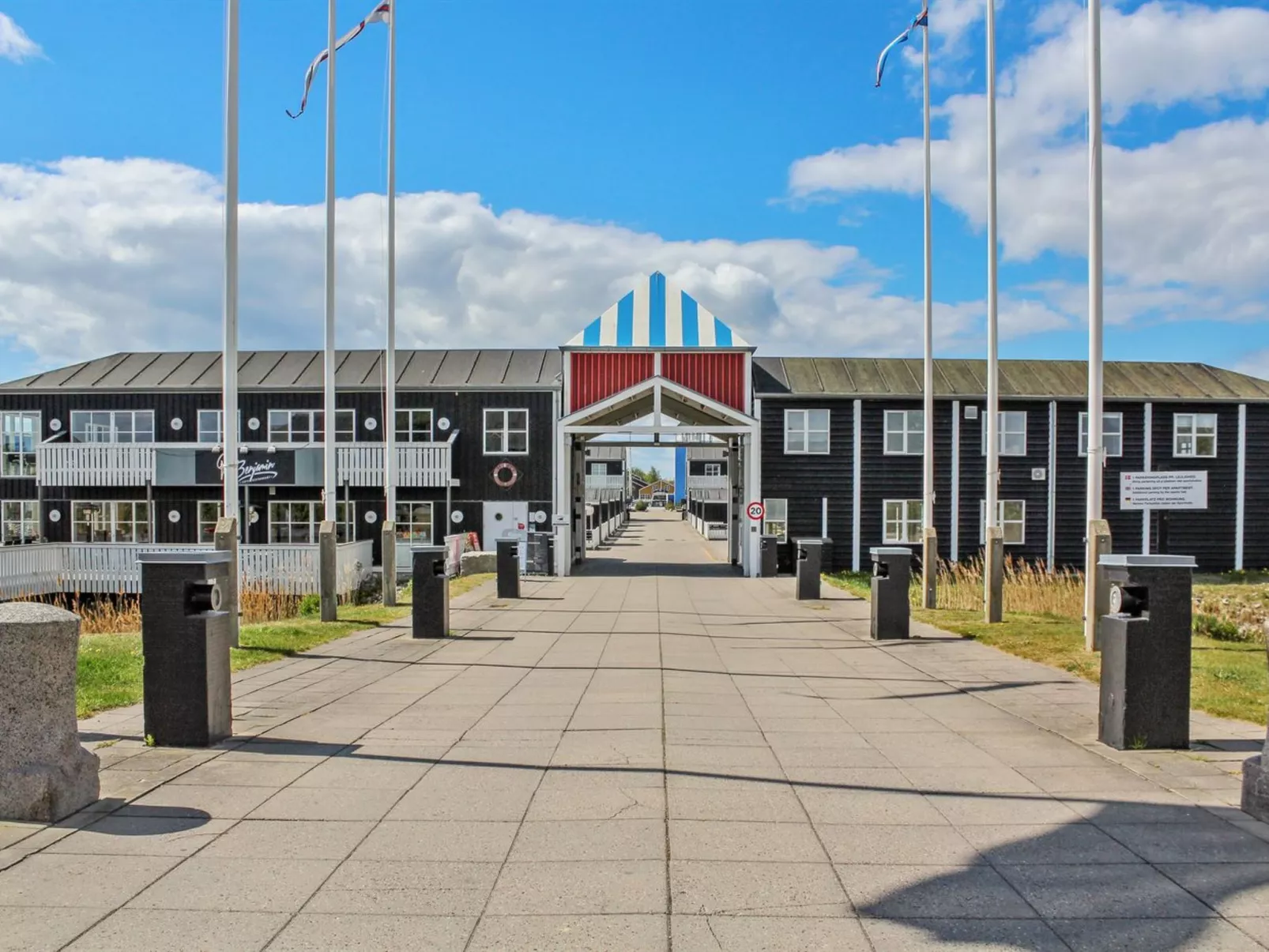 "Jænis" - 10m from the sea-Outside