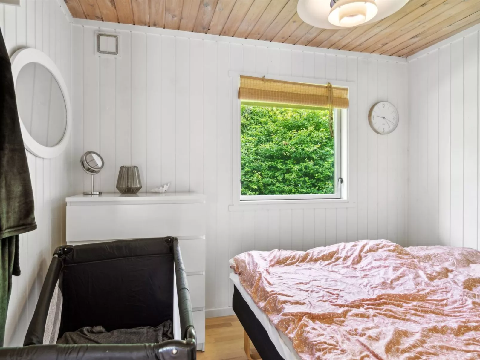"Withger" - 1.6km from the sea-Inside