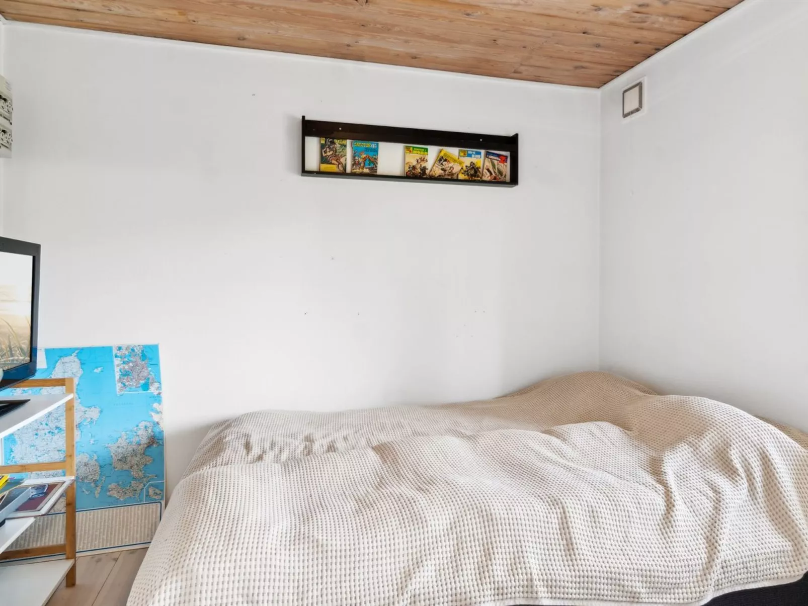 "Withger" - 1.6km from the sea-Inside