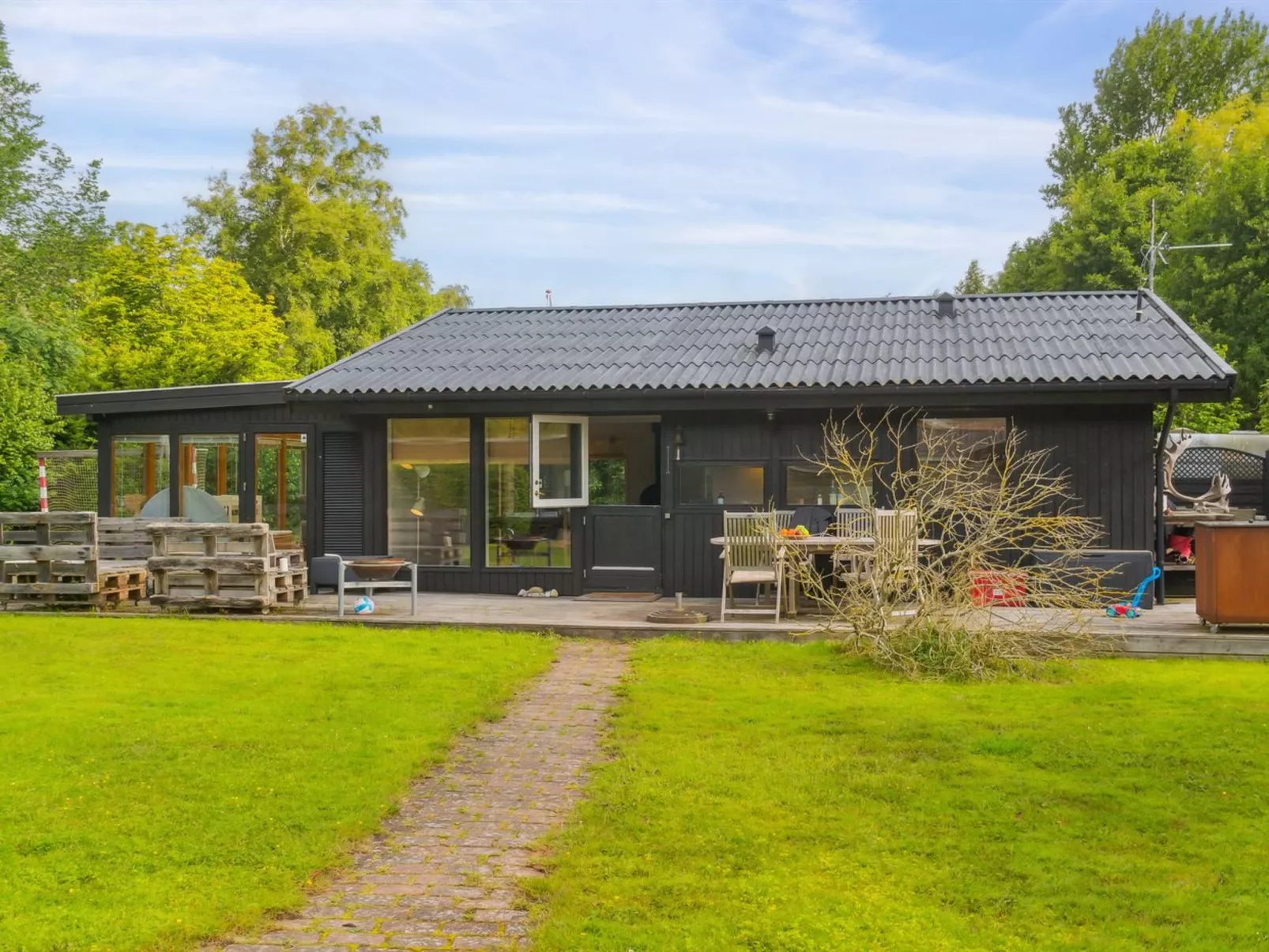 "Withger" - 1.6km from the sea-Inside