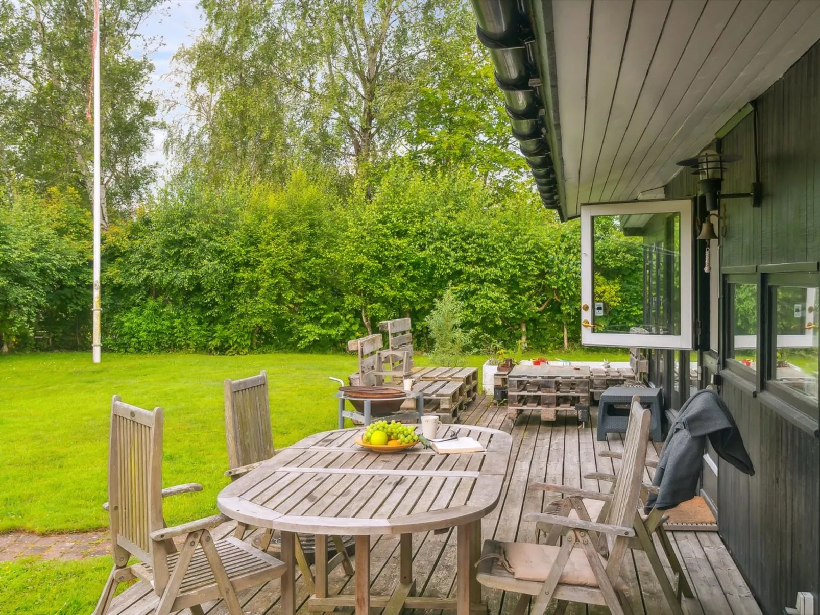"Withger" - 1.6km from the sea-Inside