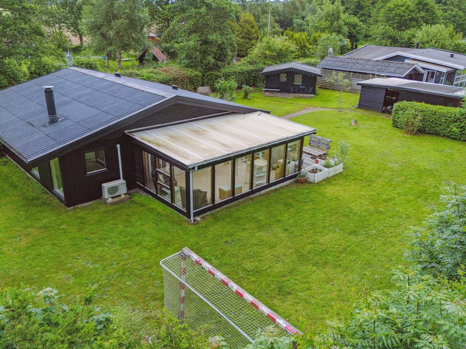 "Withger" - 1.6km from the sea-Outside