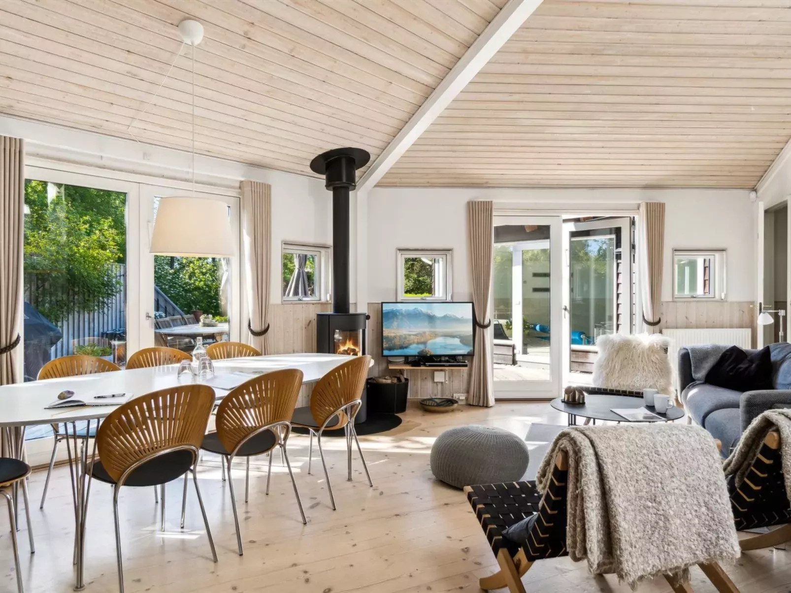 "Magh" - 400m from the sea-Drinnen
