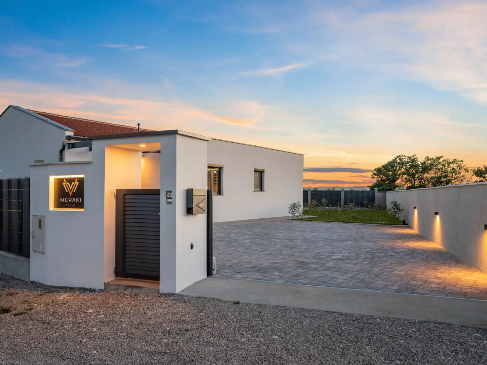 Villa Meraki-Outside