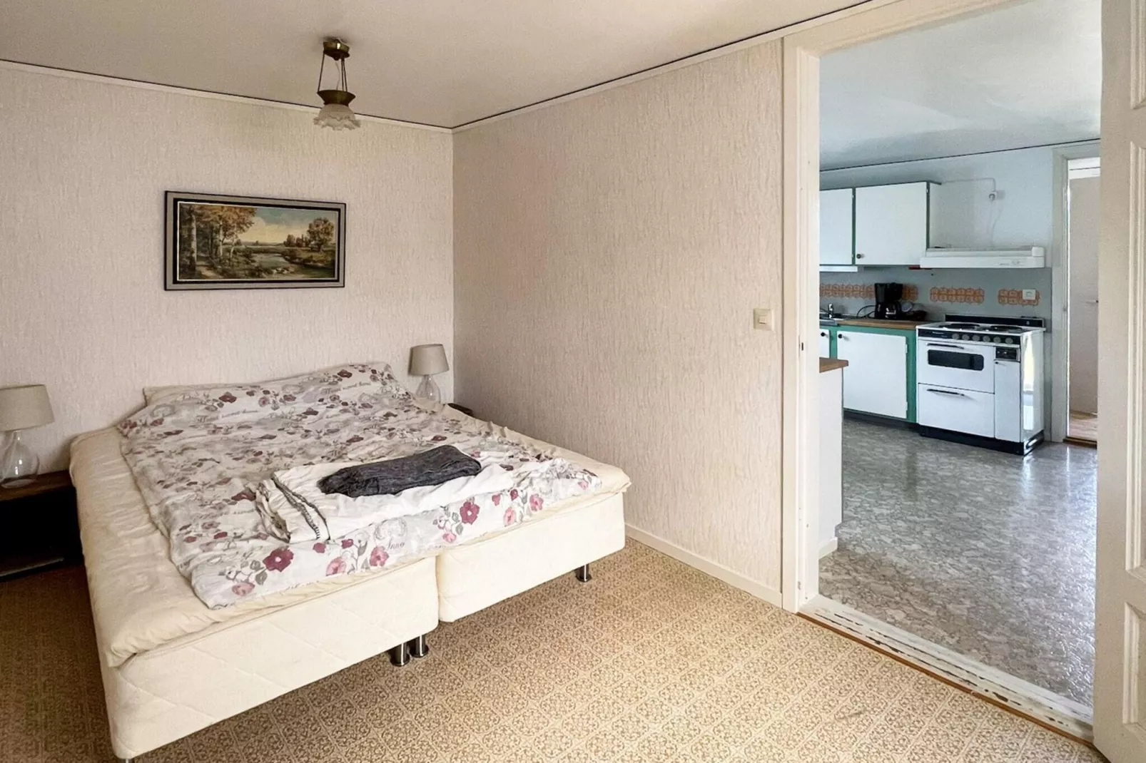 Welcoming cottage near the sea-Indoor