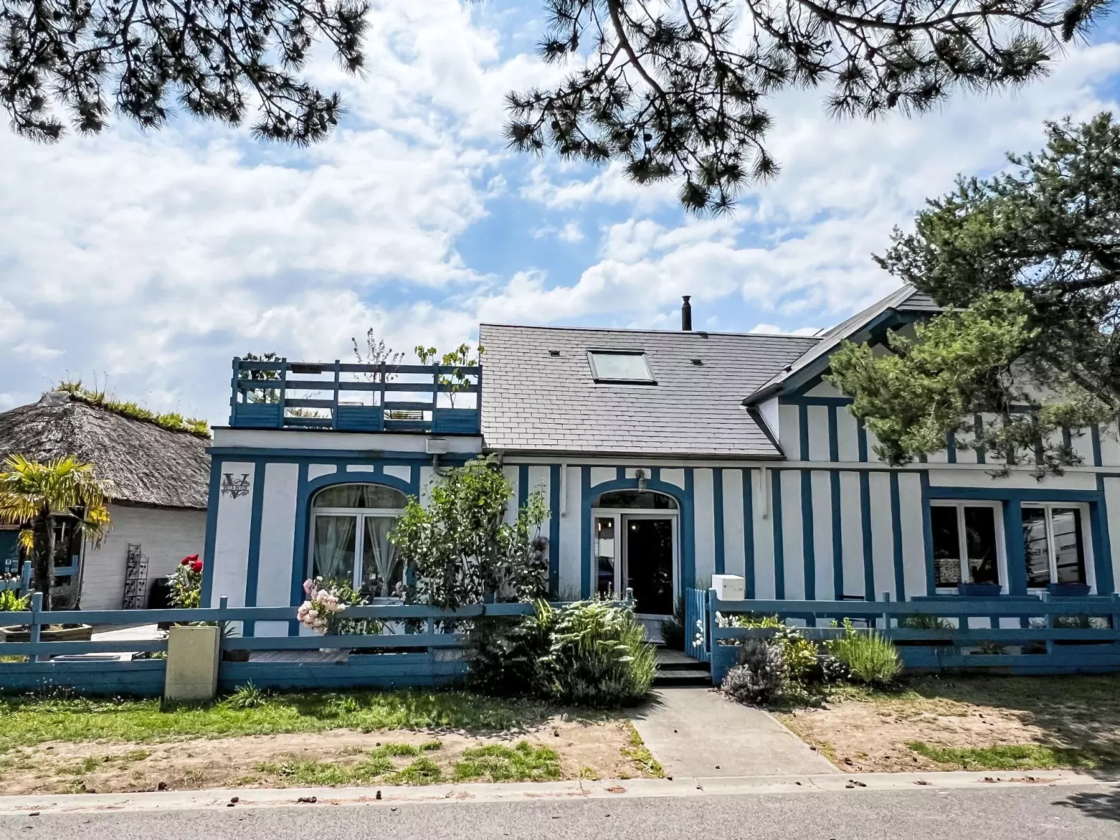 La Villa bleue-Outside