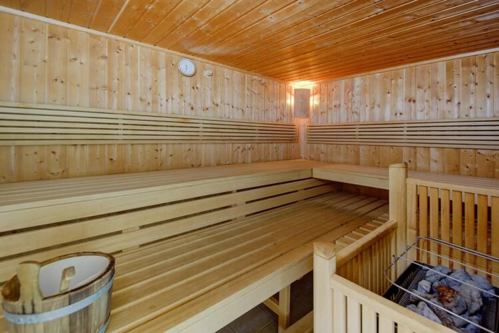 Almdorf Hochlienz - Alm 30 - 5 Personen-Bedroom
