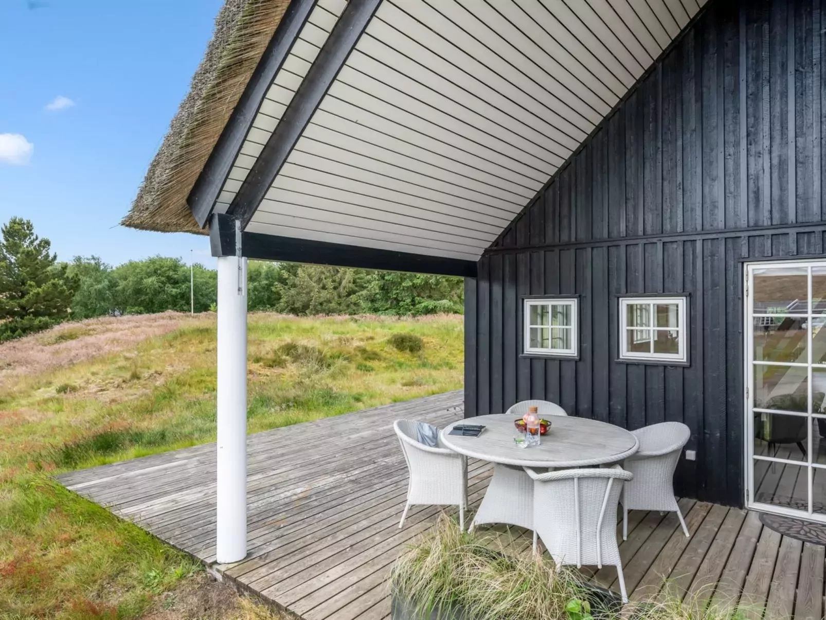 "Helmi" - 1.5km from the sea-Outside