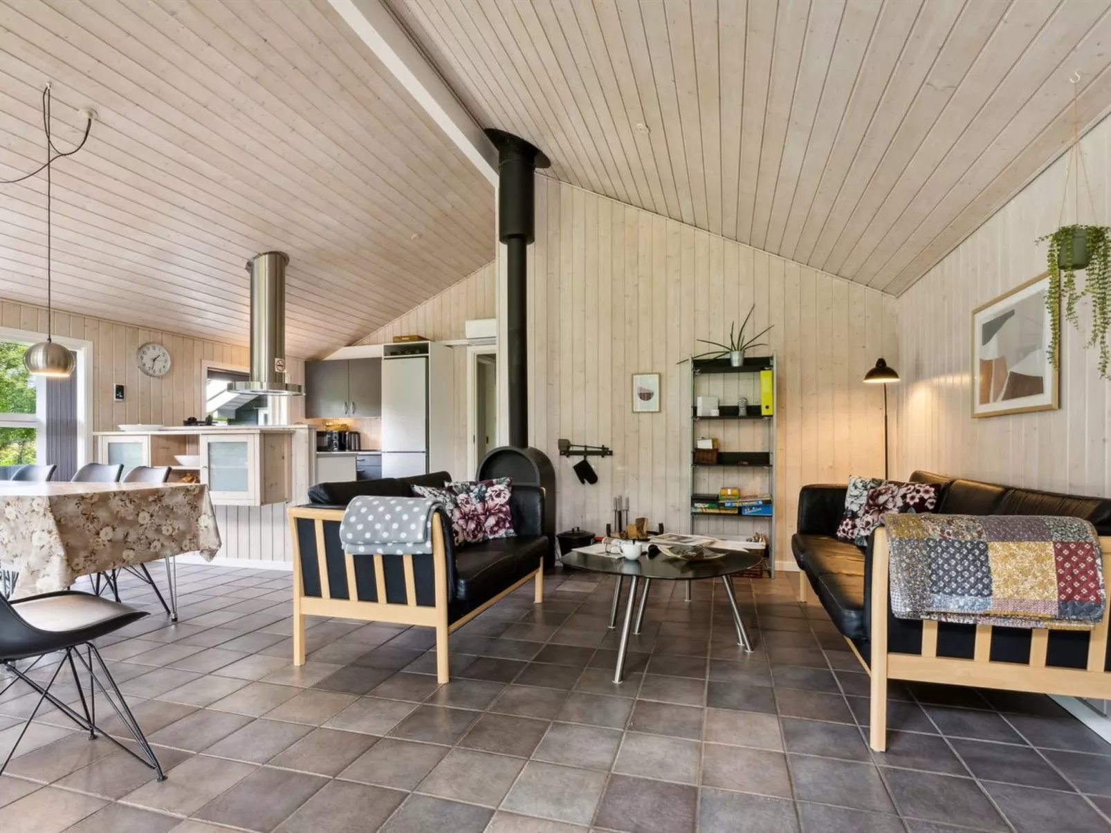 "Jette" - 30km from the sea-Inside