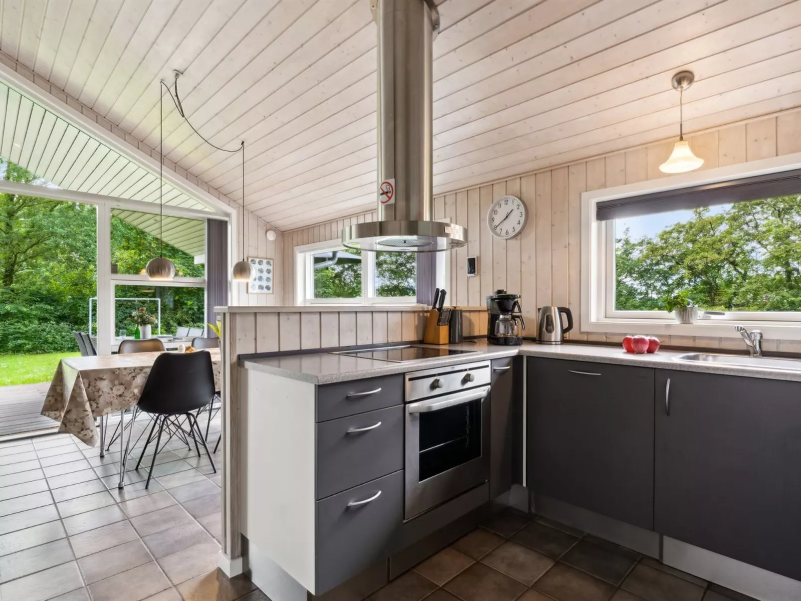 "Jette" - 30km from the sea-Outside