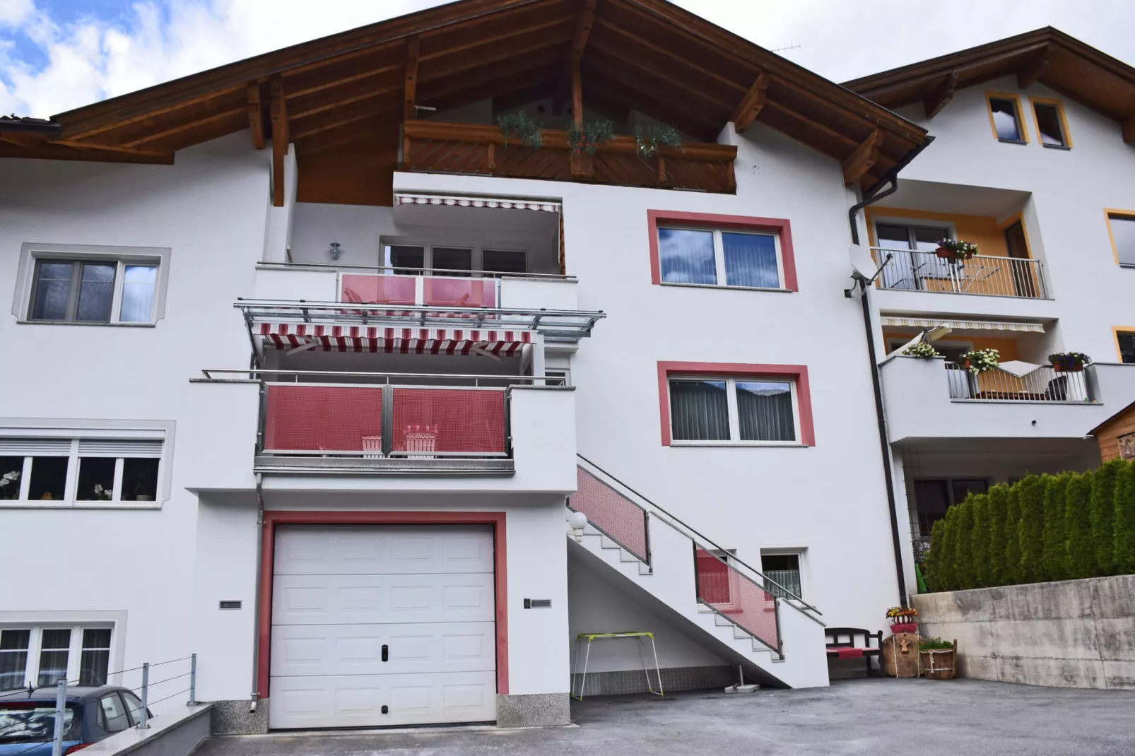 Seeberger-Exterior summer