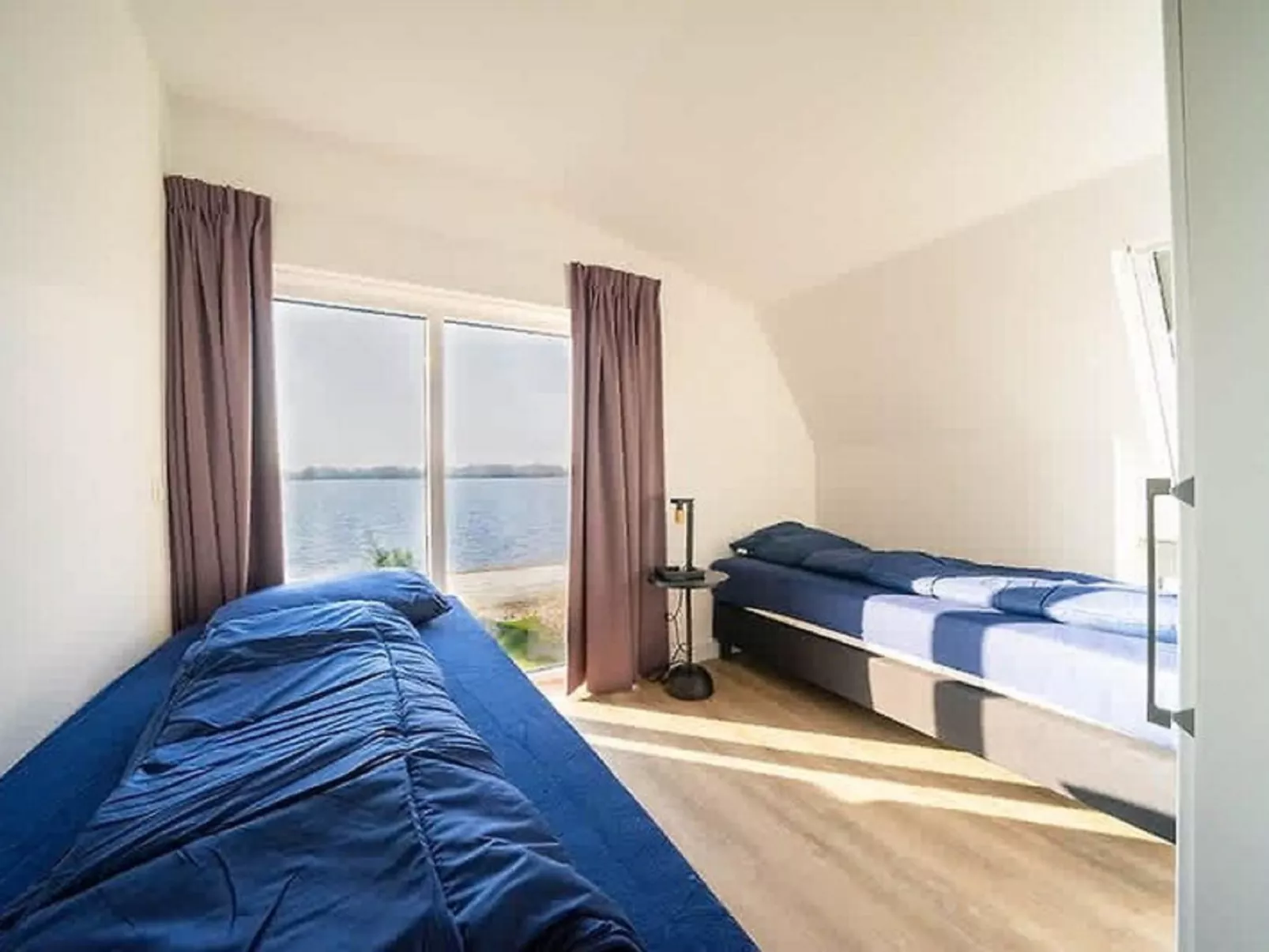 Villa Waterfront 12-Inside
