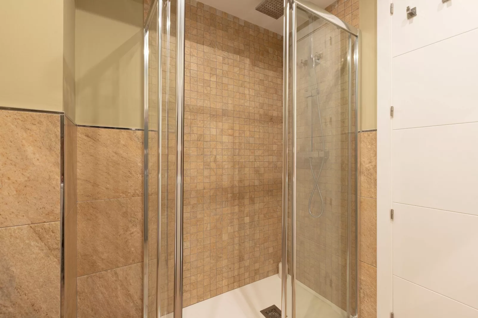La Playa-Bathroom