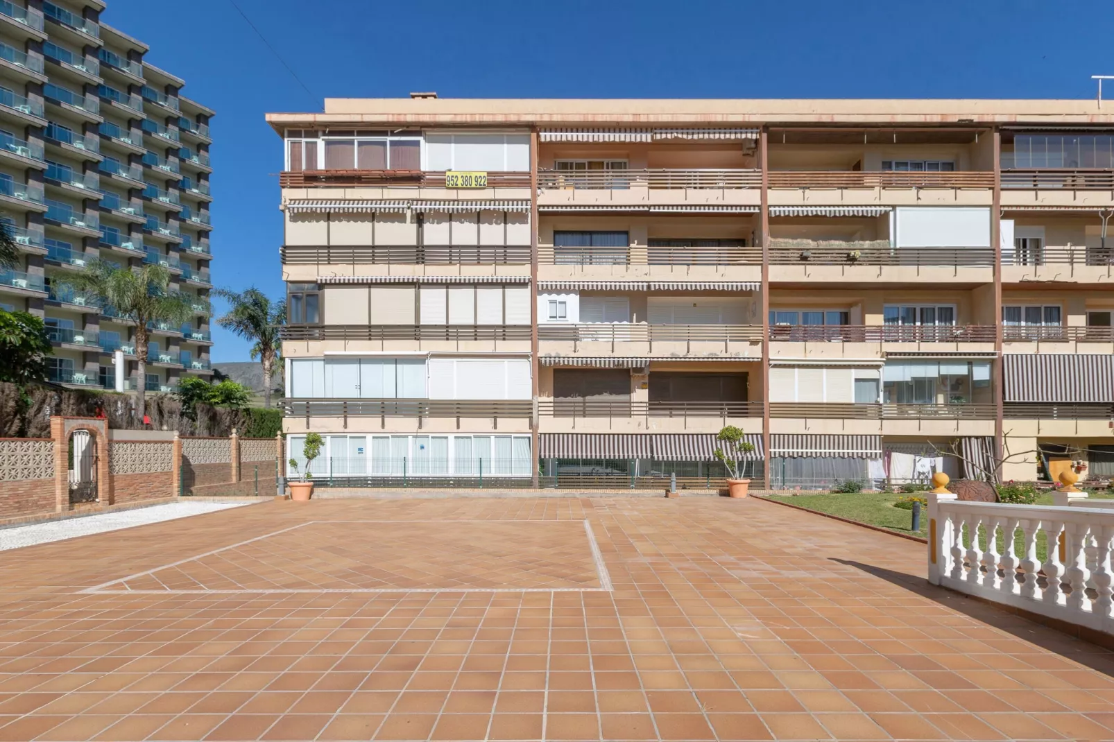 La Playa-Exterior summer