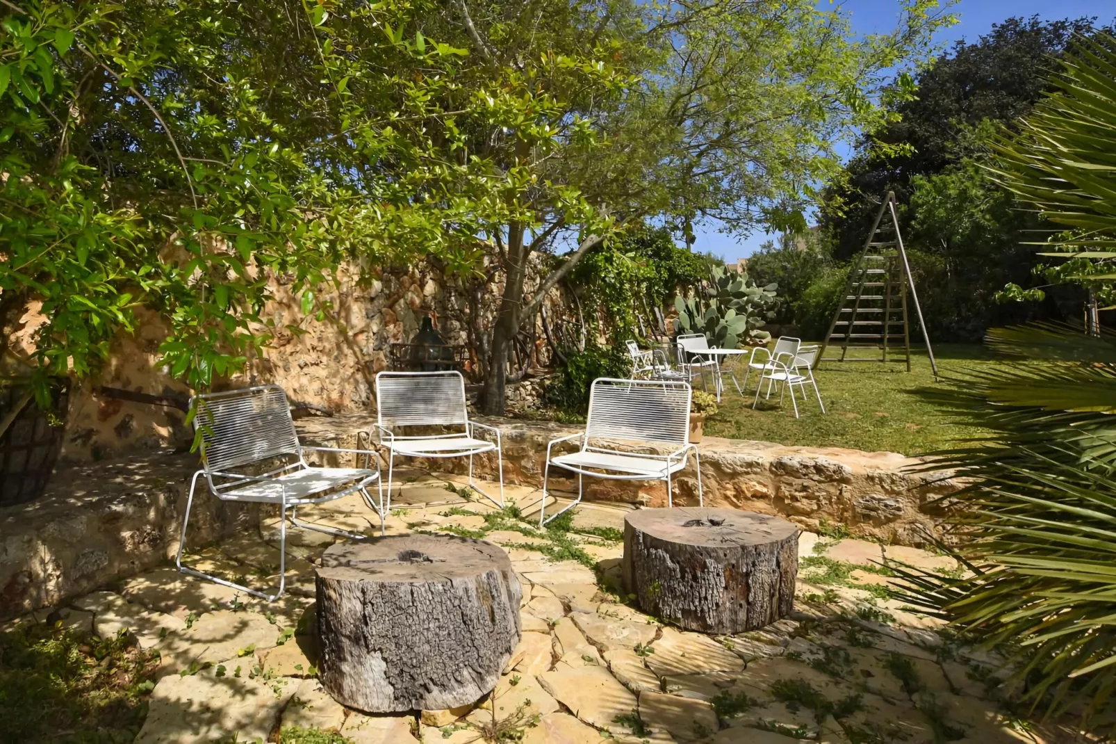 Estela-Gardens in summer