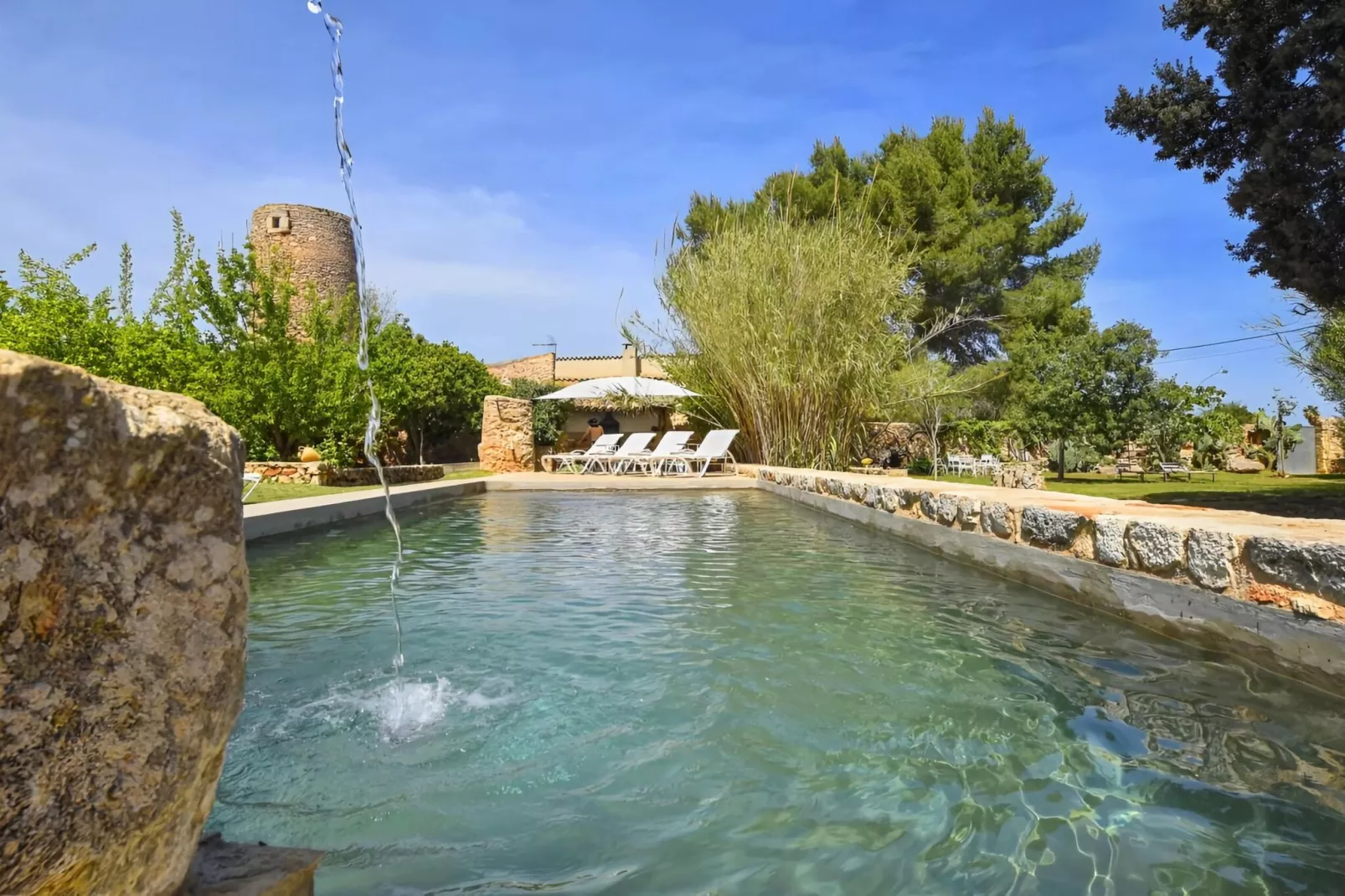 Estela-Swimming pool