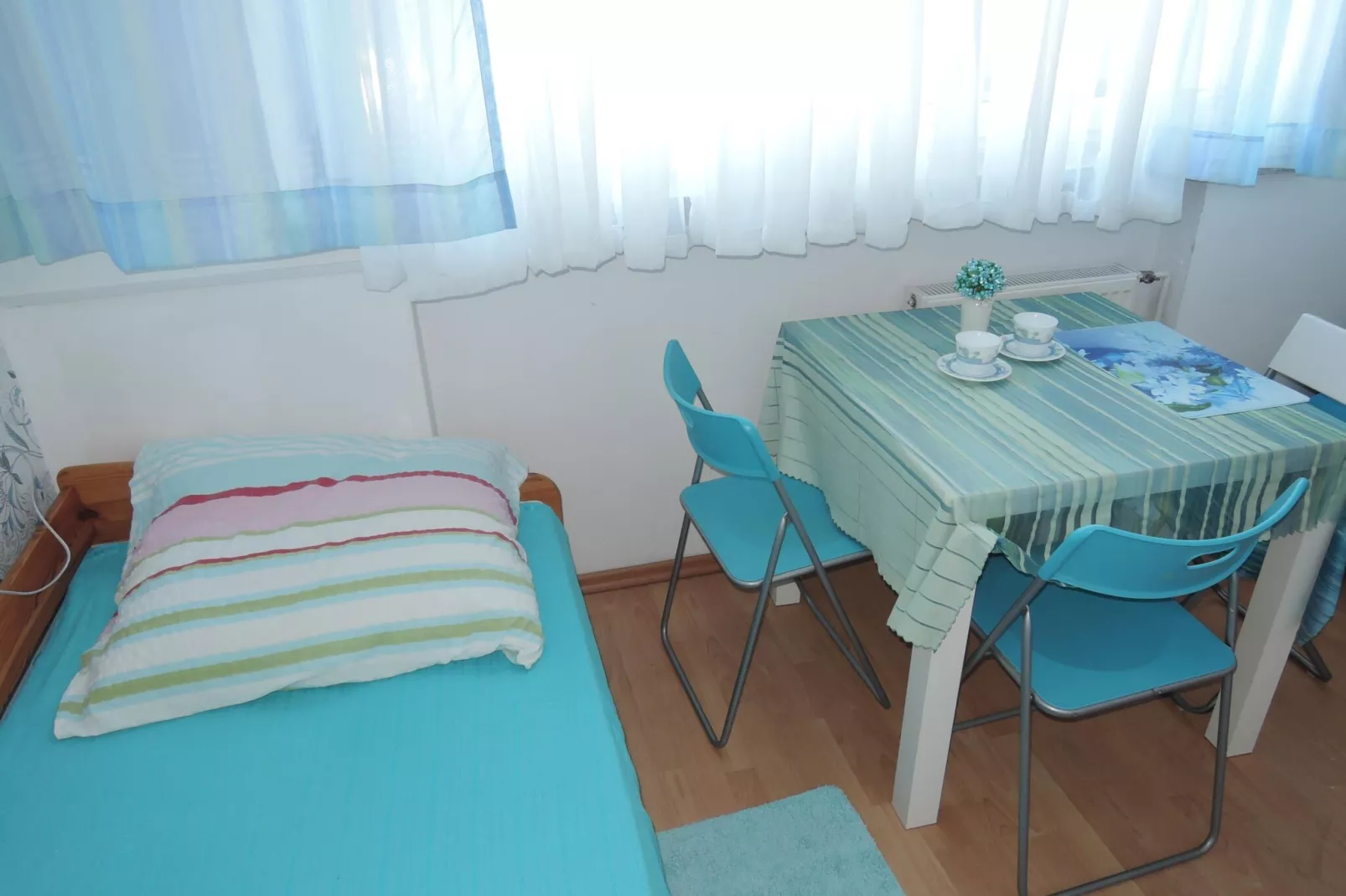 Trójka niebieska I piętro-Bedroom