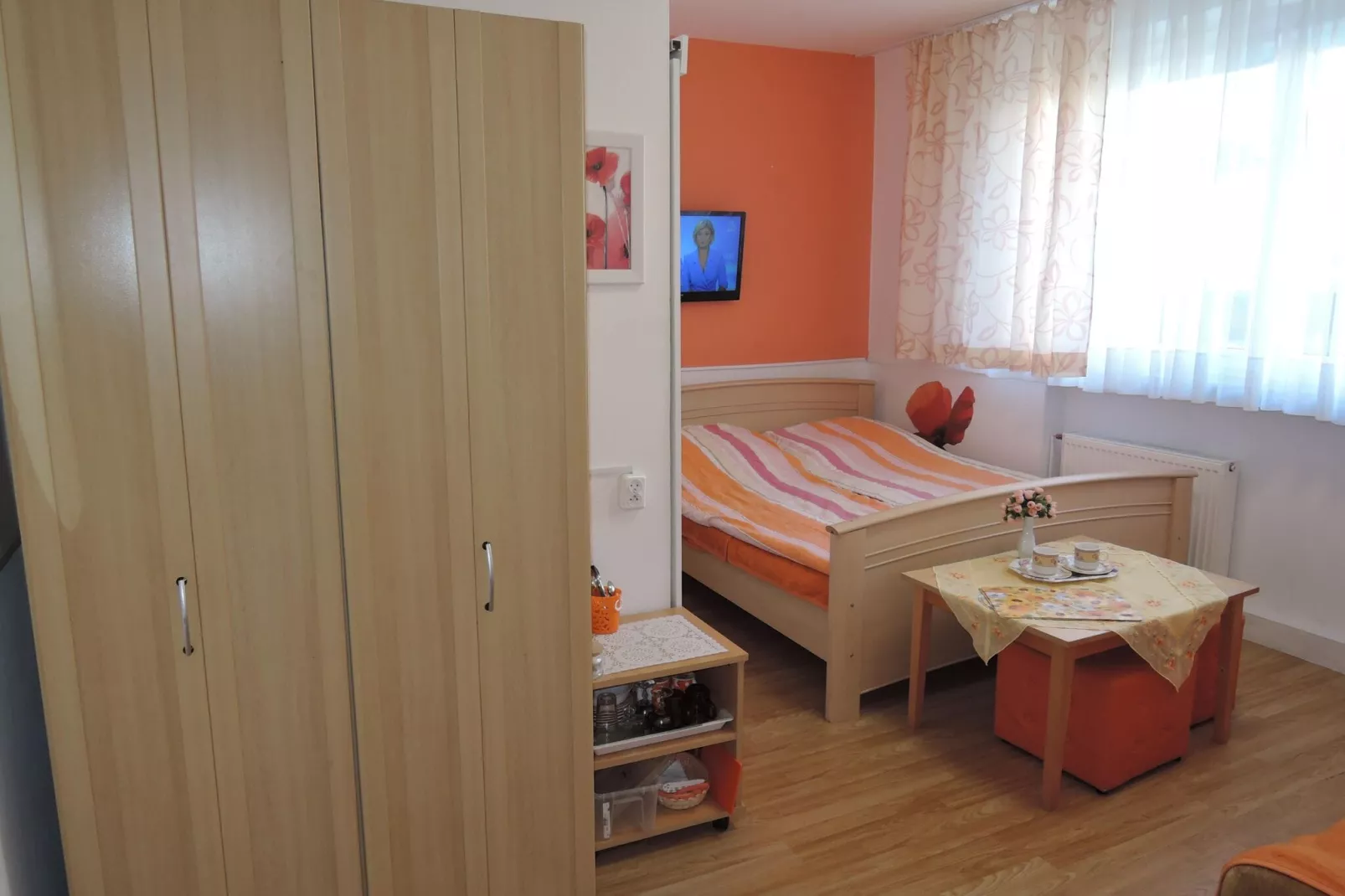 Dwa plus dwa pomarańcza-Bedroom
