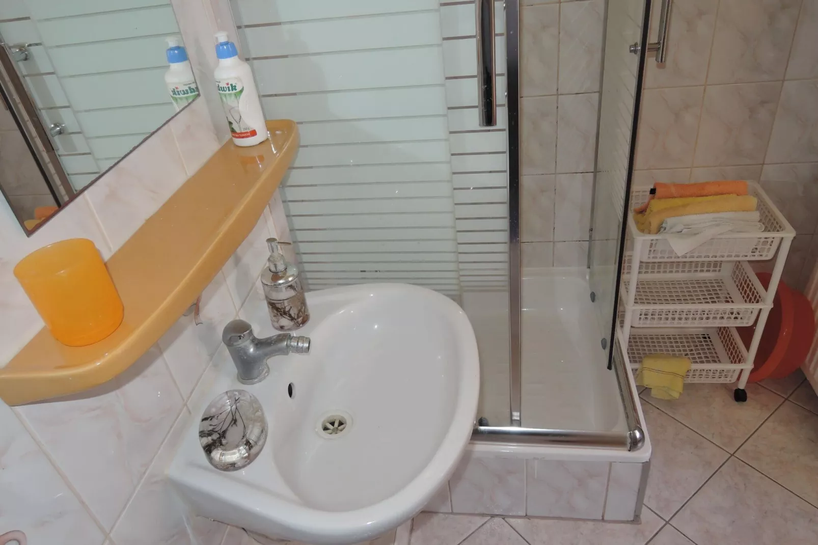 Dwa plus dwa pomarańcza-Bathroom