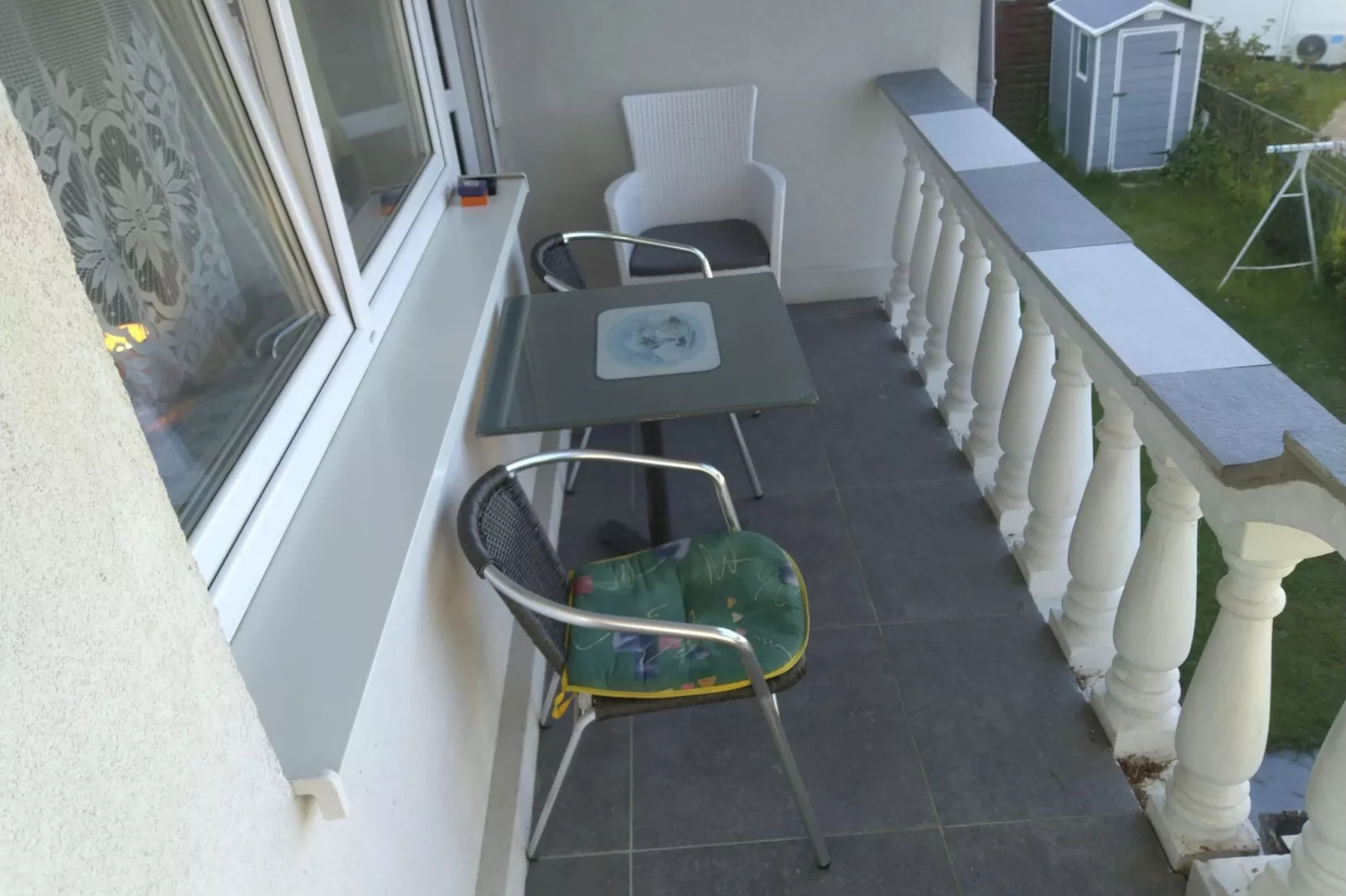 Czwórka żółta z balkonem-Terrace balcony