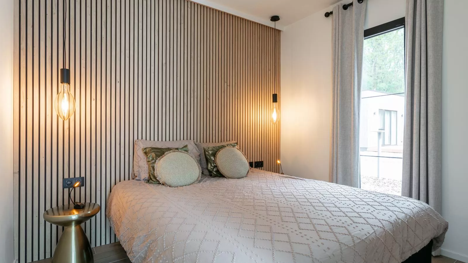 Thalor-Bedroom