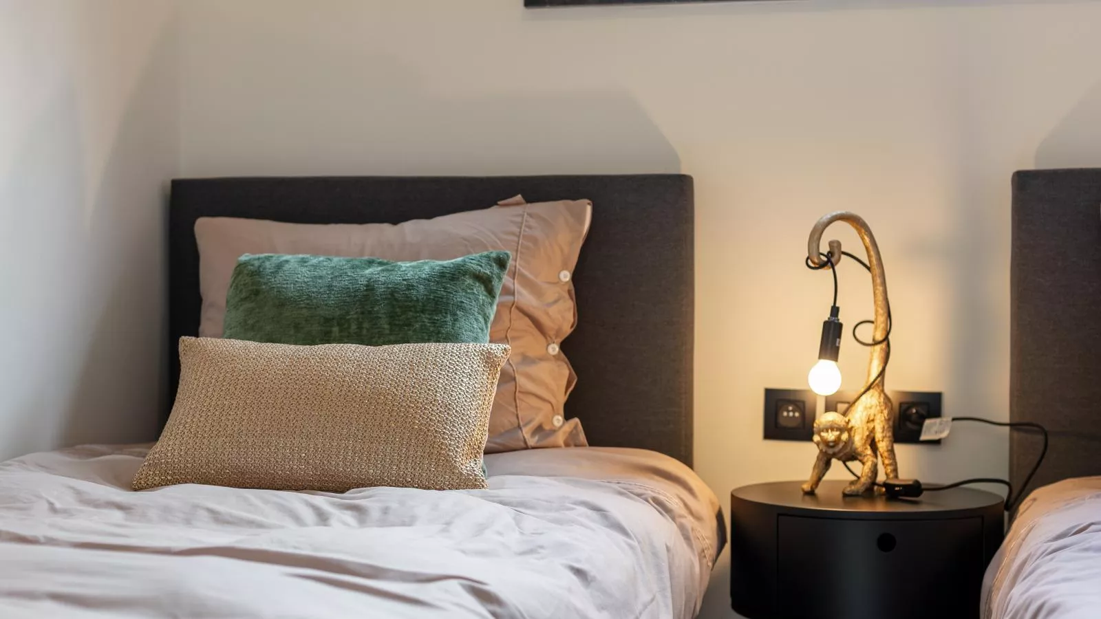 Thalor-Bedroom