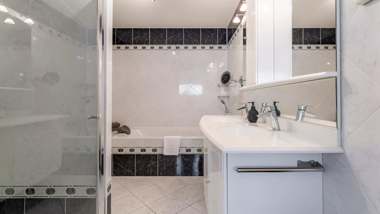 Alkmaar aan het Water-Bathroom