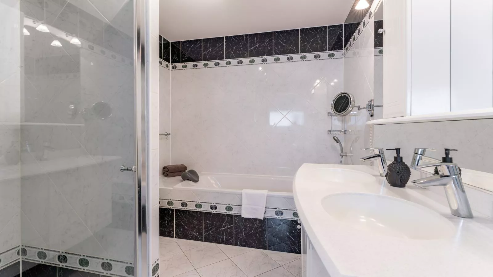 Alkmaar aan het Water-Bathroom
