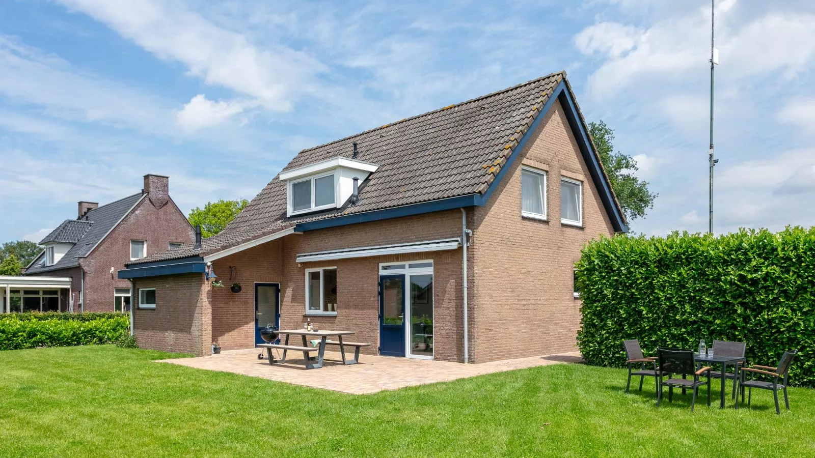 Bij de Buren-Exterior summer