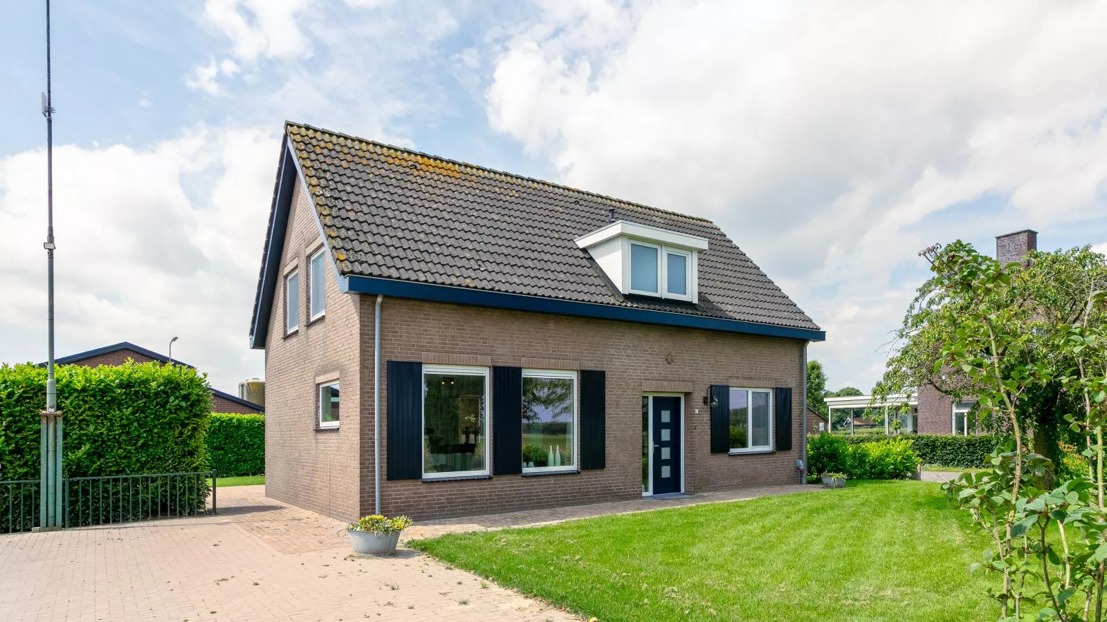 Bij de Buren-Exterior summer