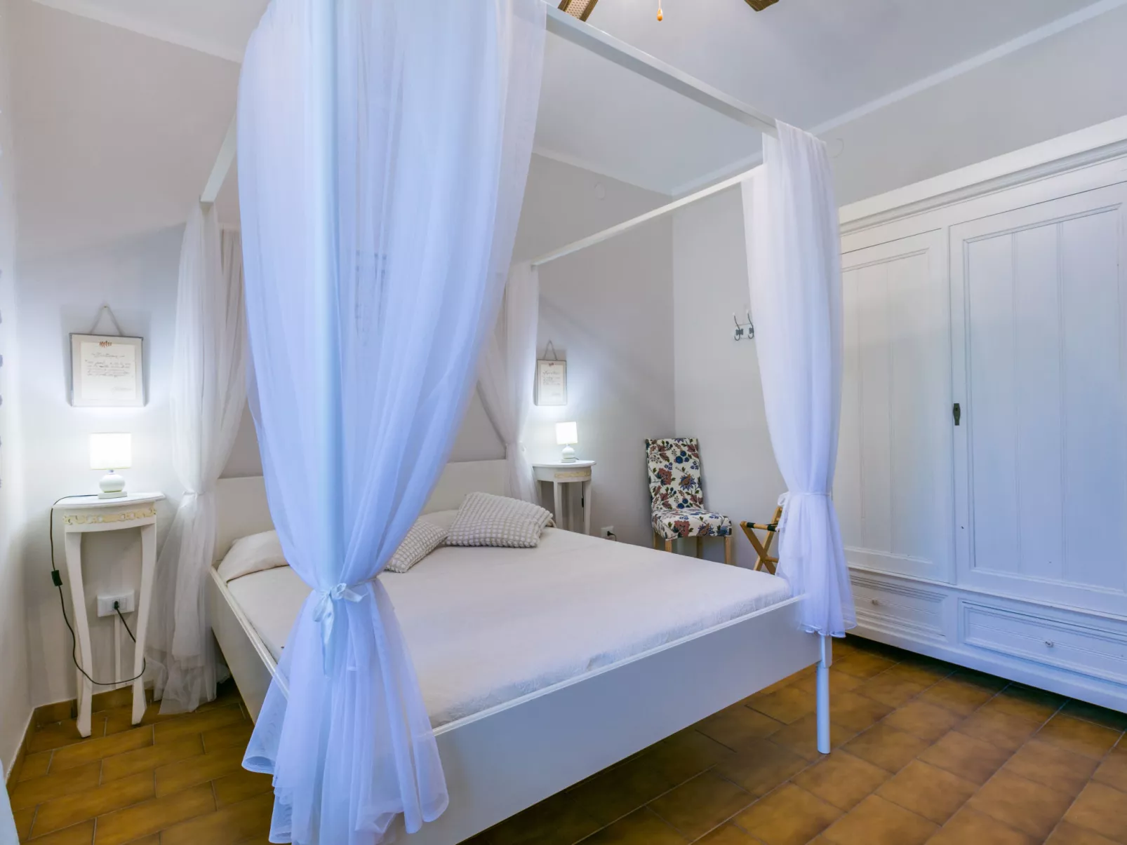 Le Rocche-Inside