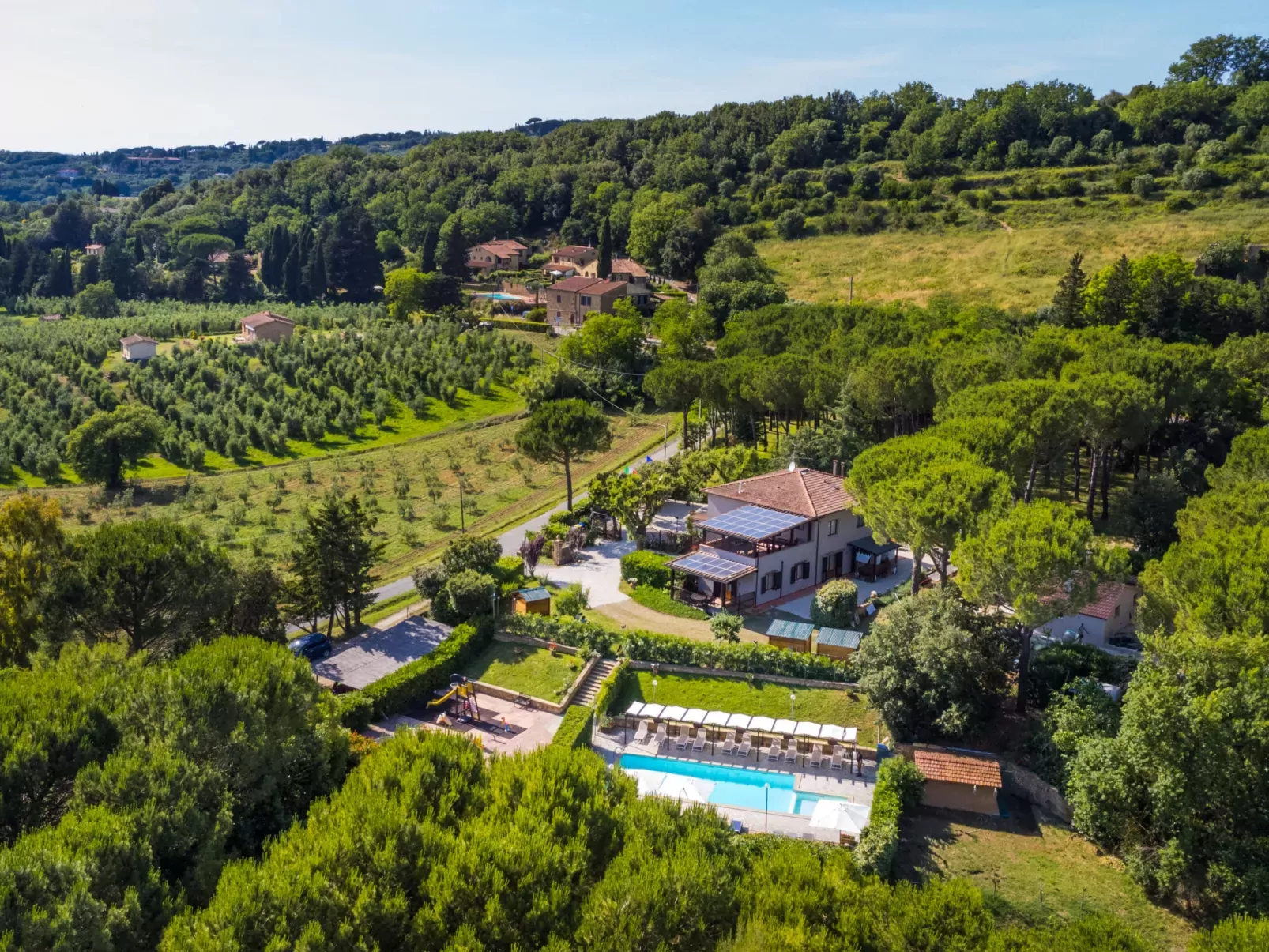 Le Rocche-Outside