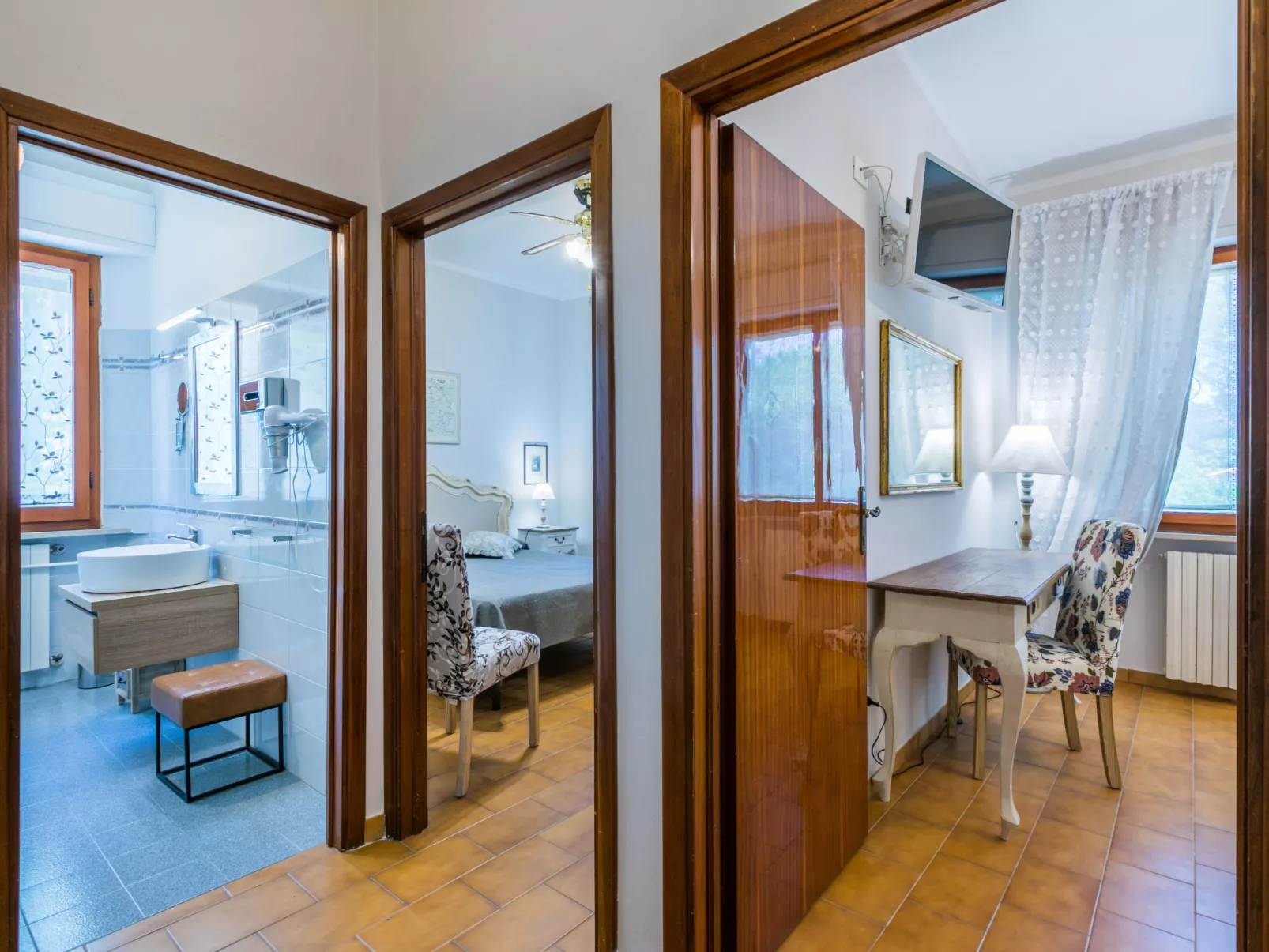 Le Rocche-Inside