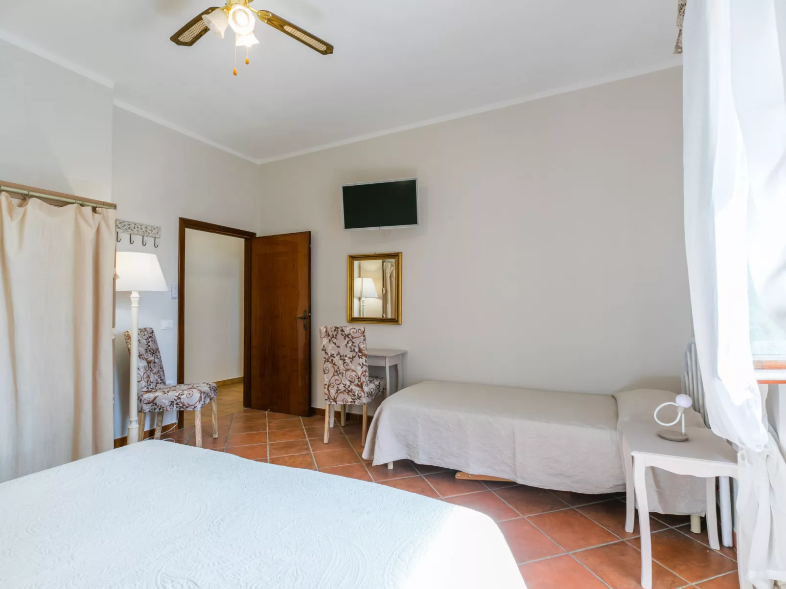 Casalvecchio-Inside