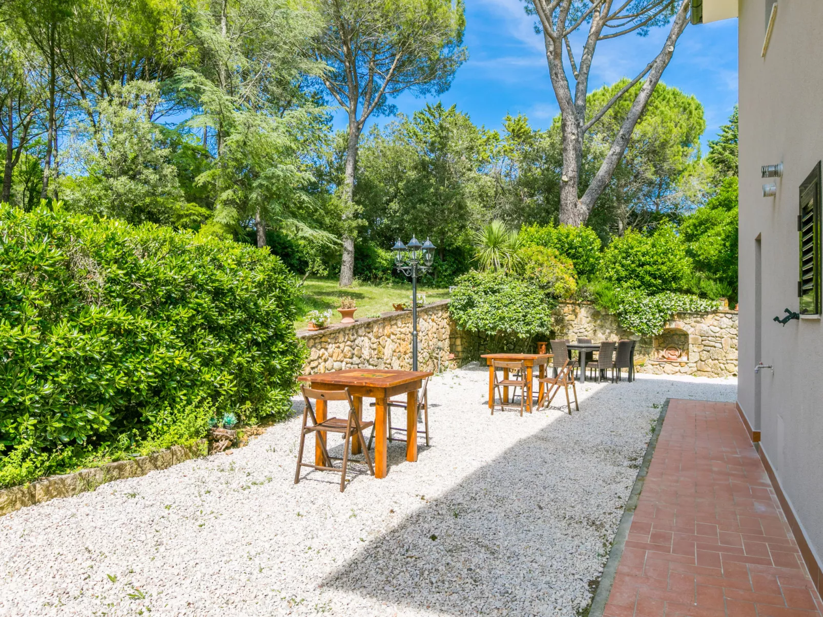 Casalvecchio-Outside