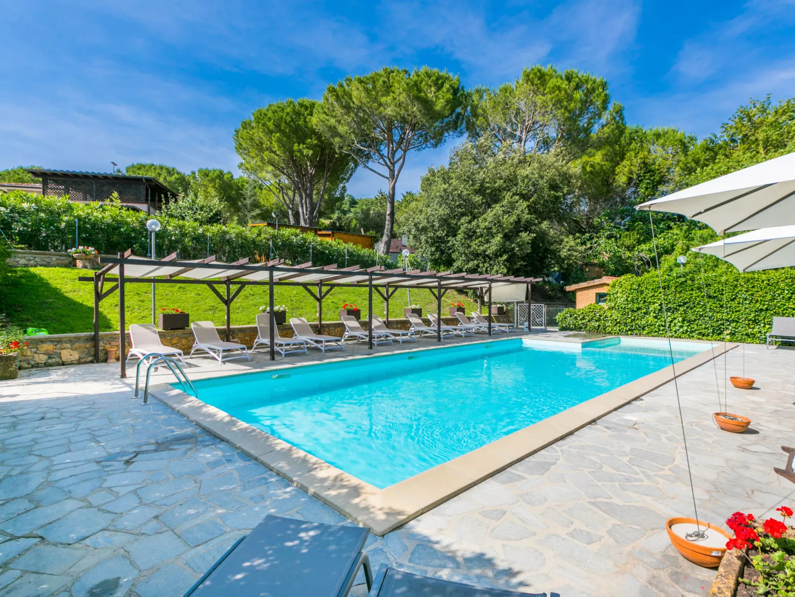 Casalvecchio-Outside