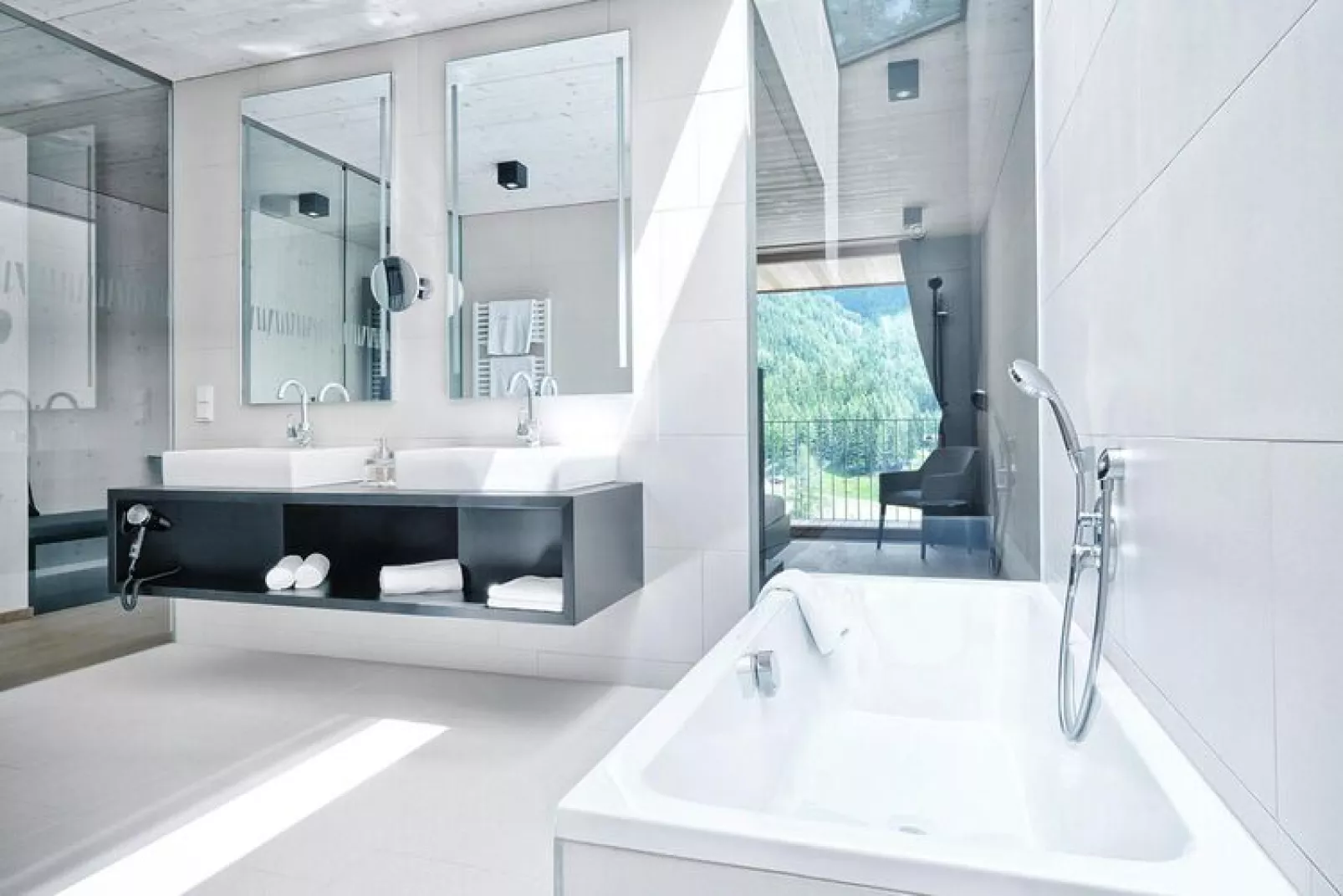 Gradonna Mountain Resort - Deluxe-Bathroom