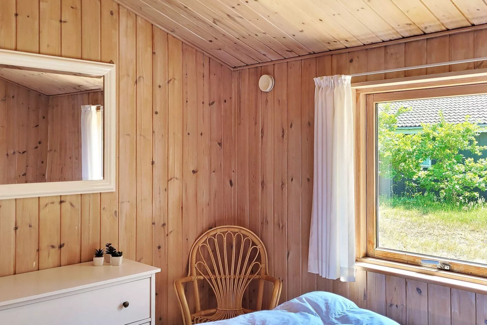 FUGLEKONGEN-Indoor