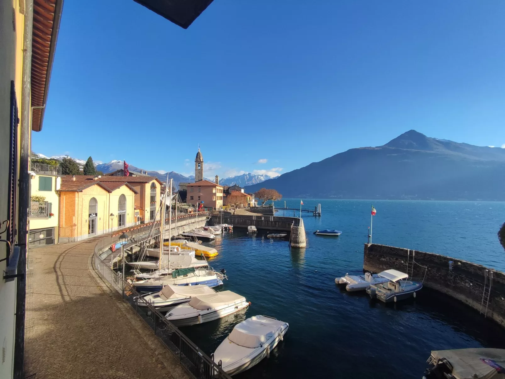 Lago e Sole-Outside
