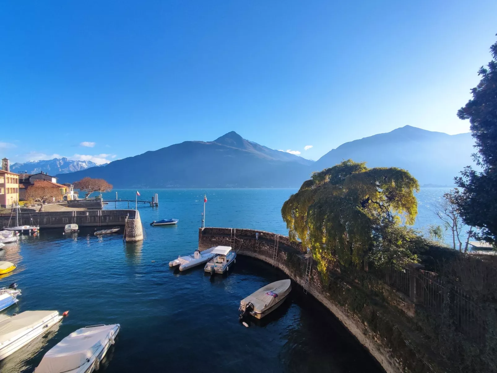 Lago e Sole-Outside