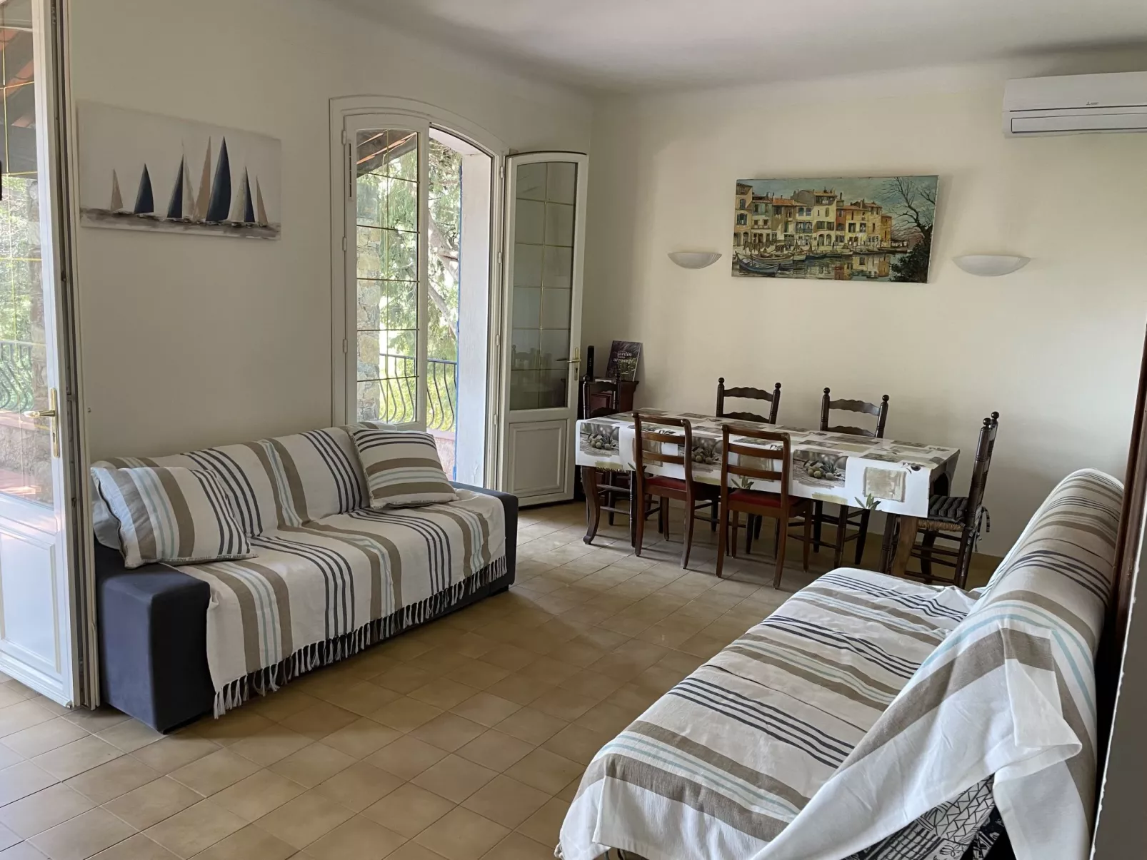 Villa G-Inside