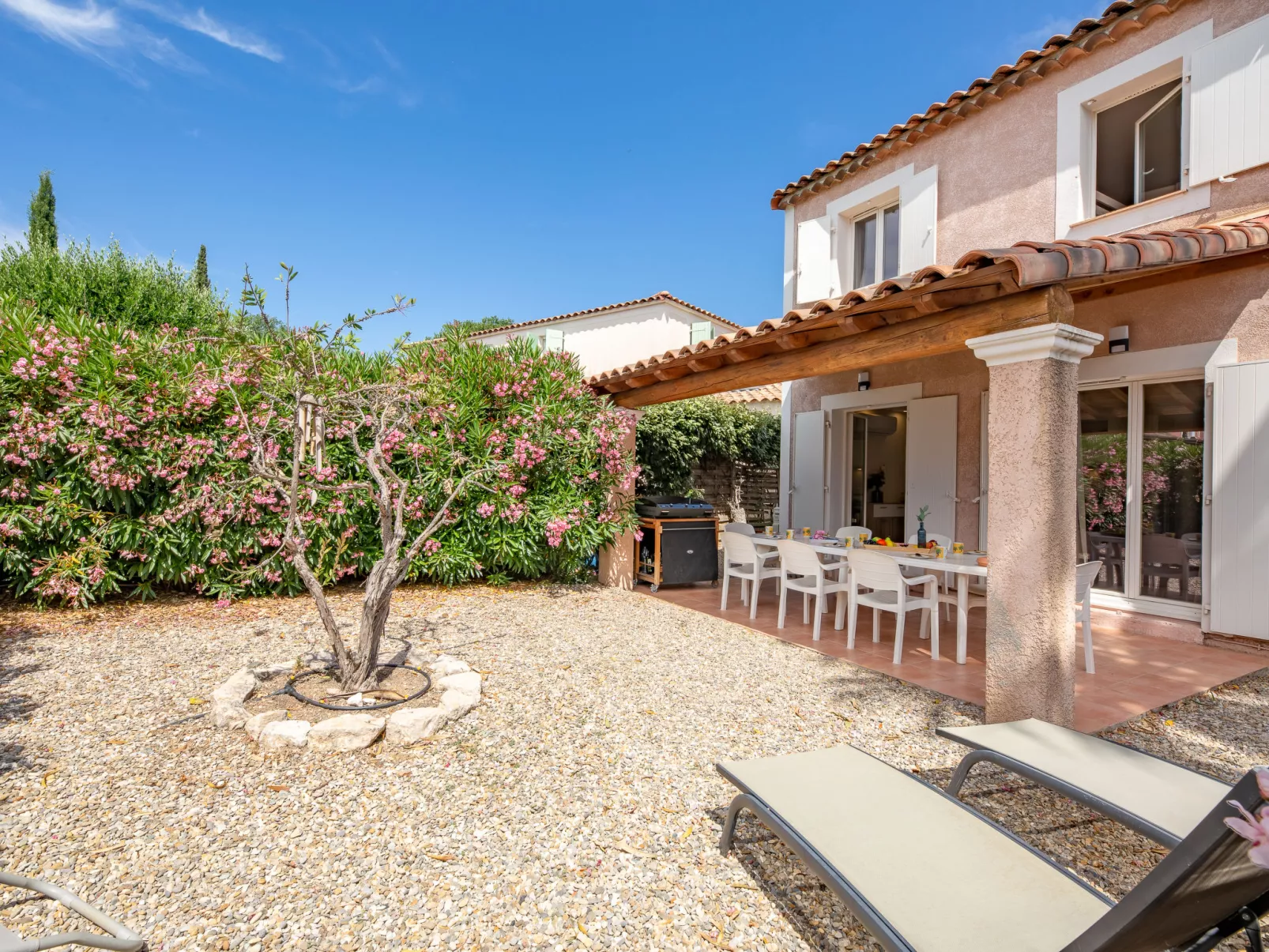 Le Green Village-Dehors