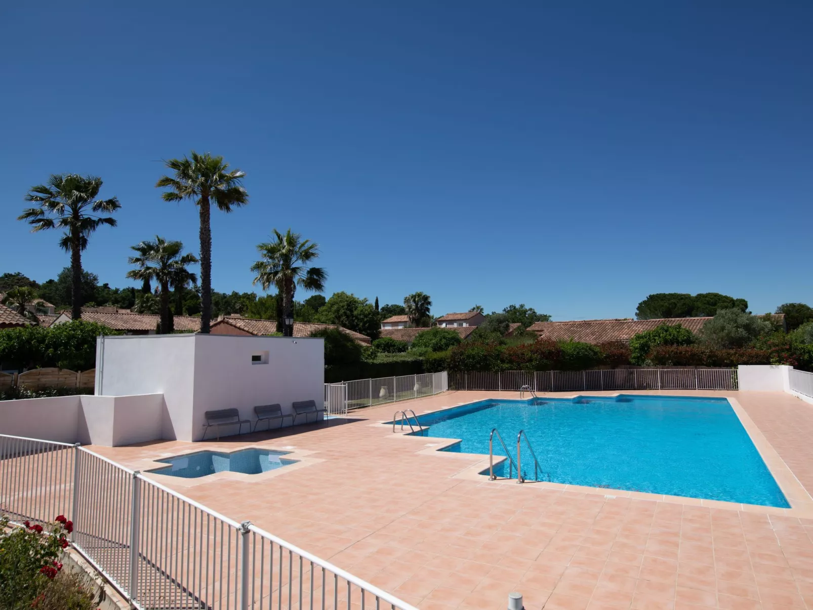 Le Green Village-Dehors
